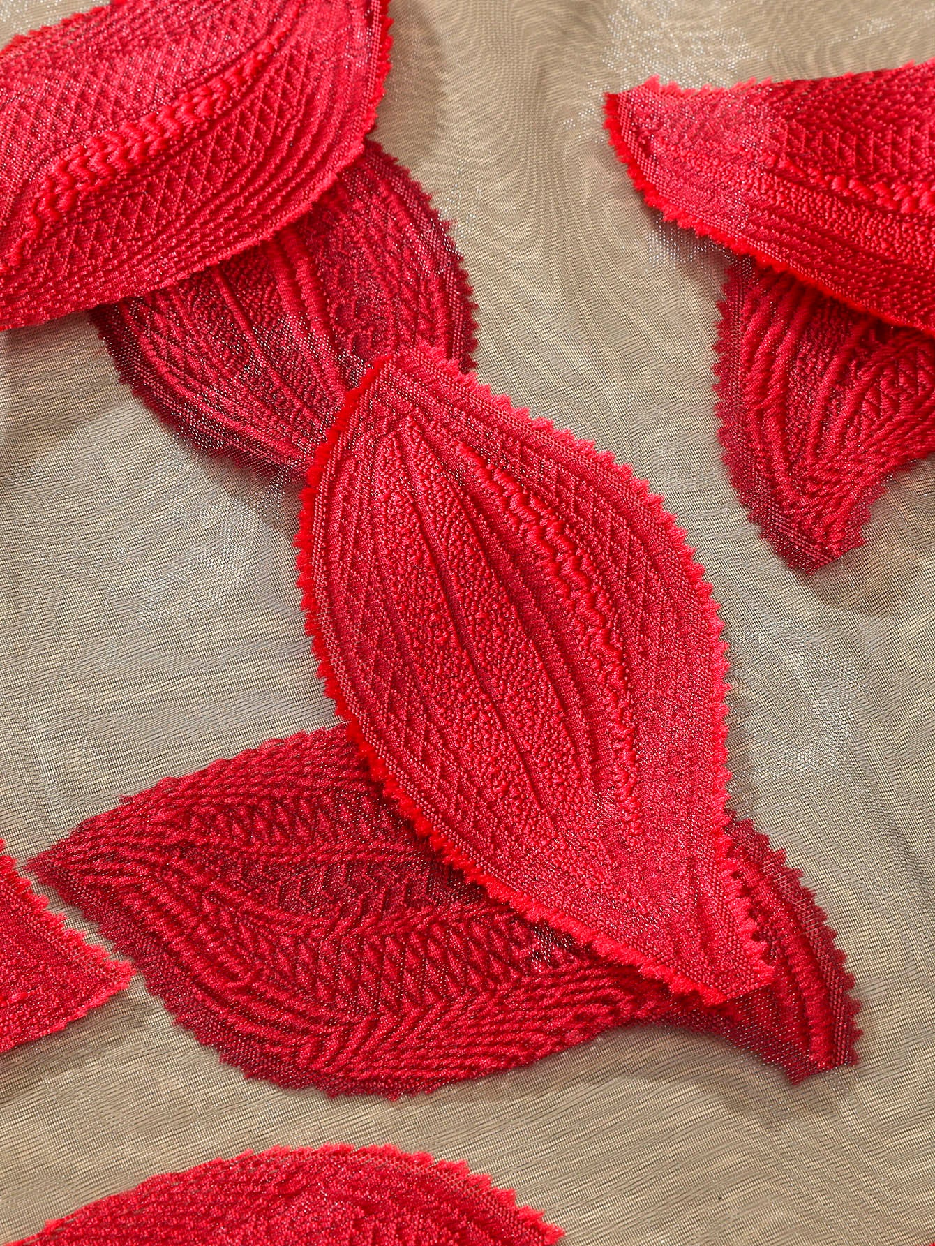 أوشحة نسائية