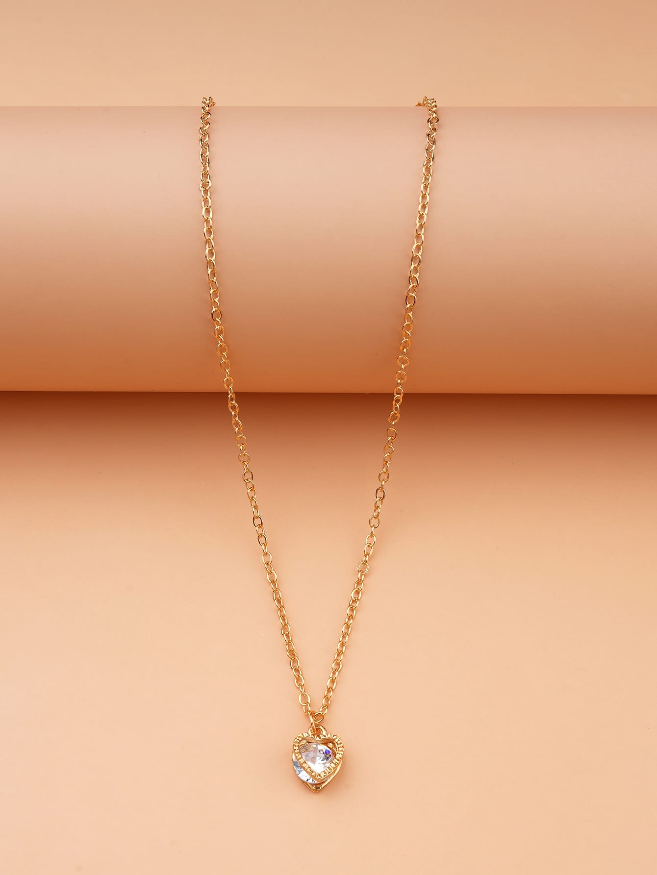 قلادة بتعليقة مكعب زركونيا