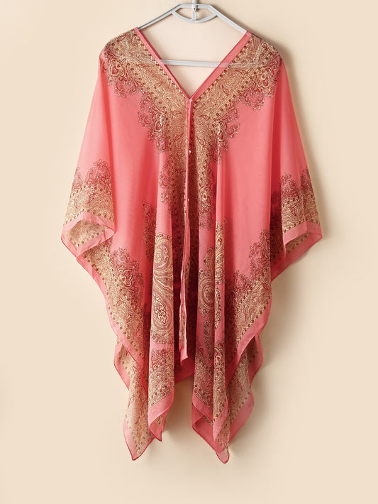 وشاح بجرافيك بتفاصيل لؤلؤ صناعي