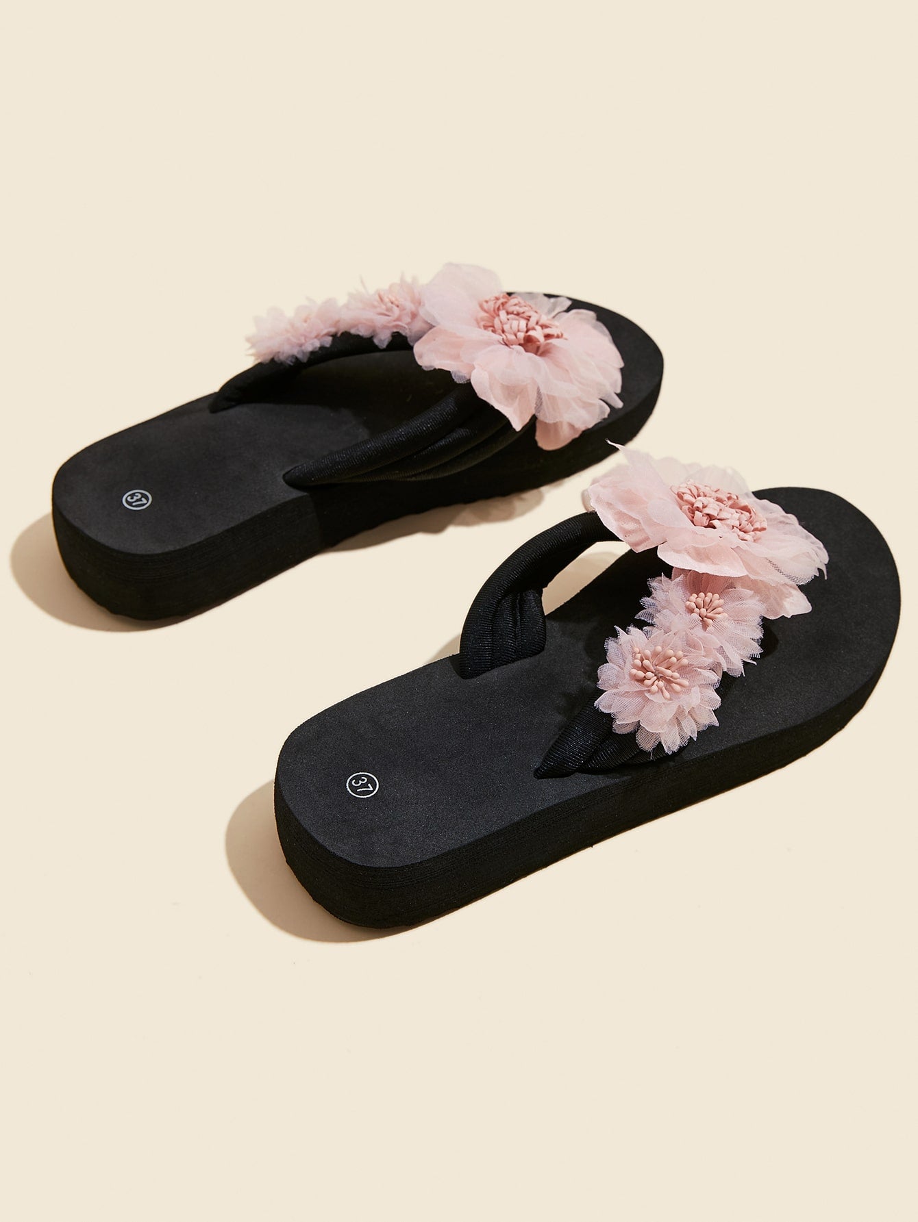 شباشب ثونغ مزخرف