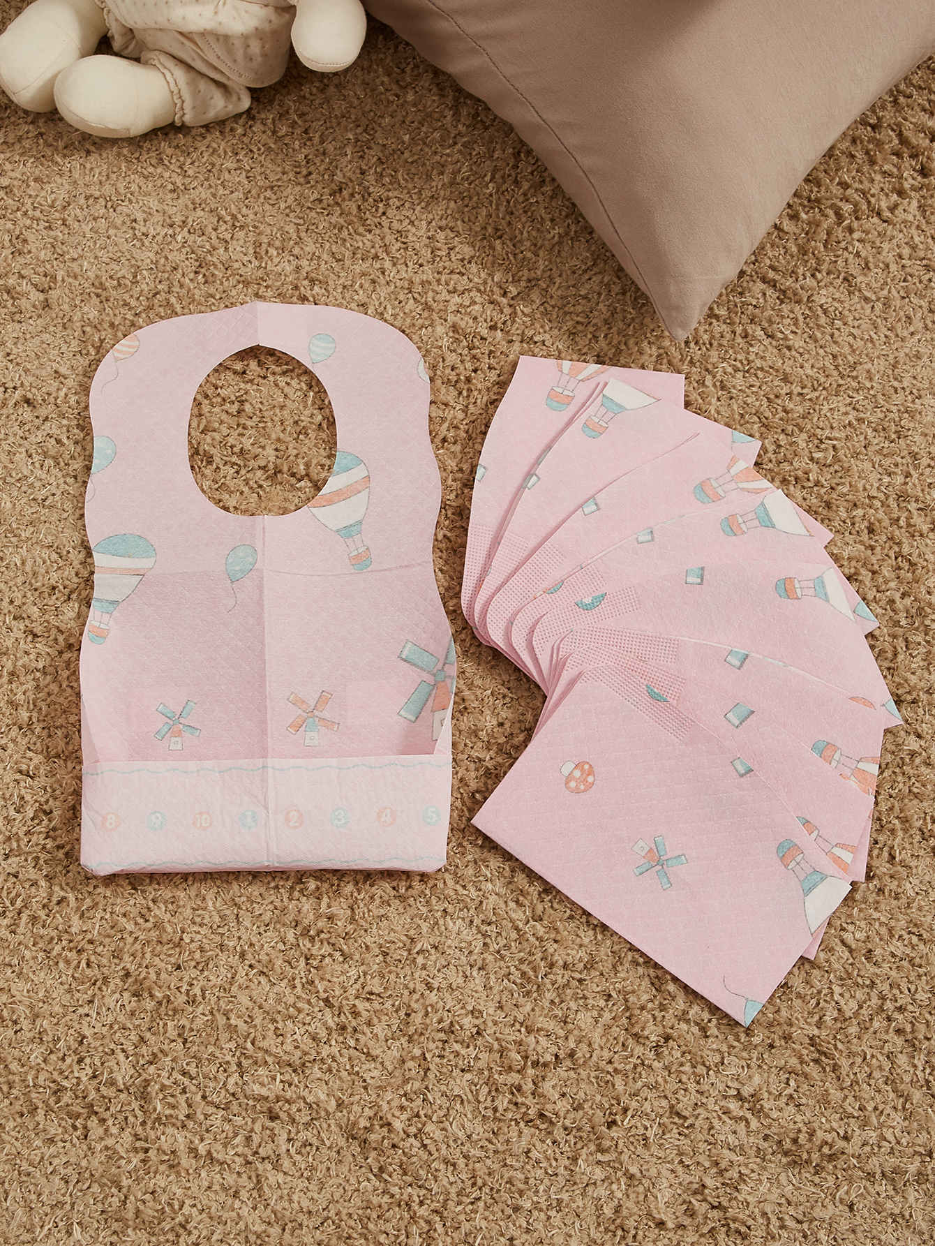 مرايل الأطفال وملابس التجشؤ