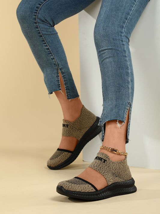 أحذية رياضية نسائية