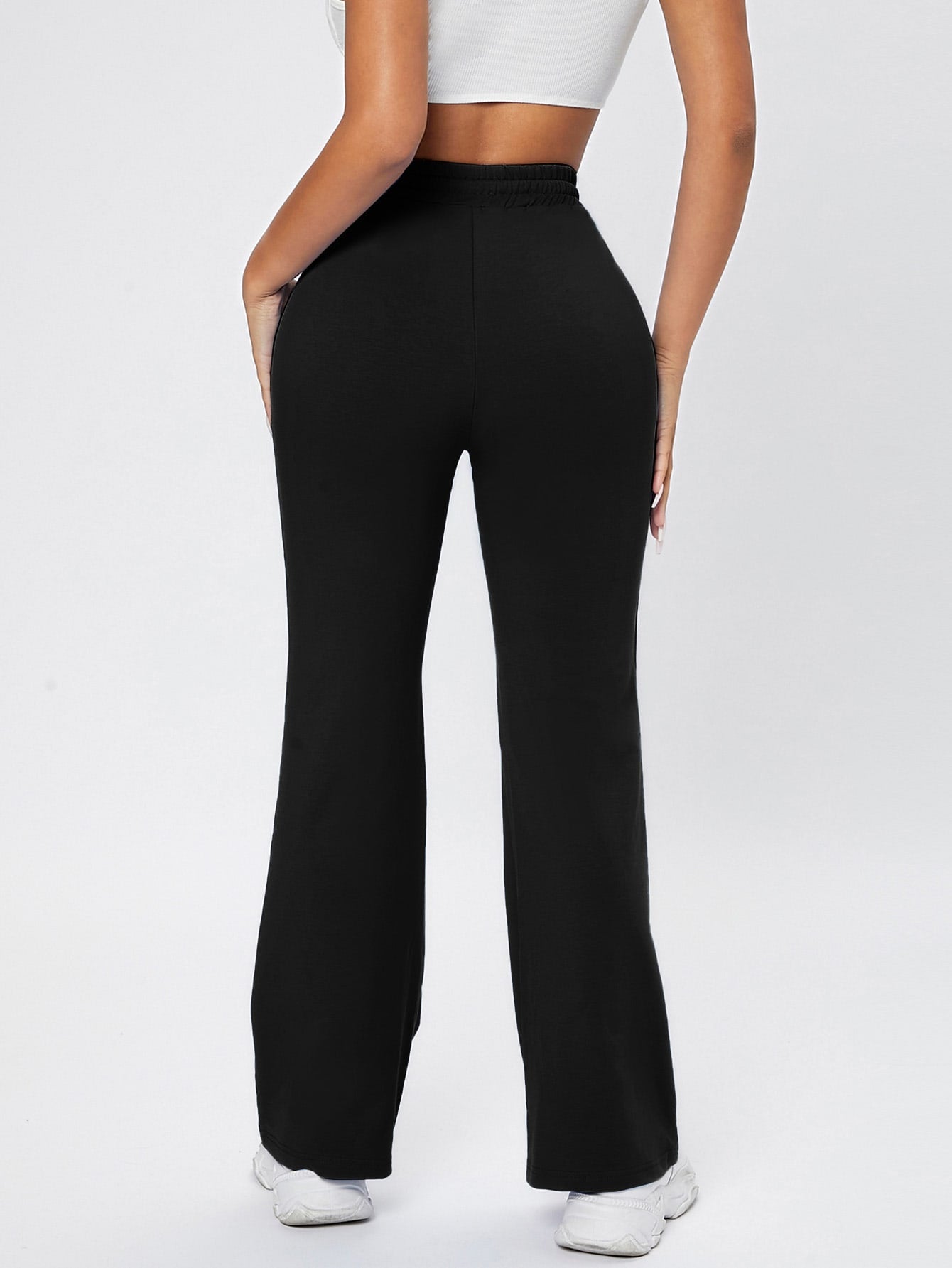 سروال رياضي أسود بخصر ذو رباط جذاب