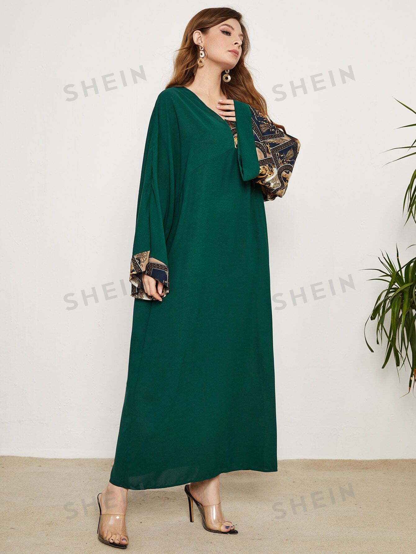 قفطان بطباعة الباروك عنق V