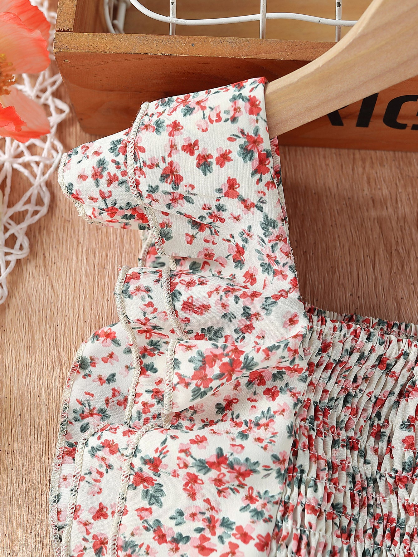 بلايز للبنات الصغار بطباعة زهر