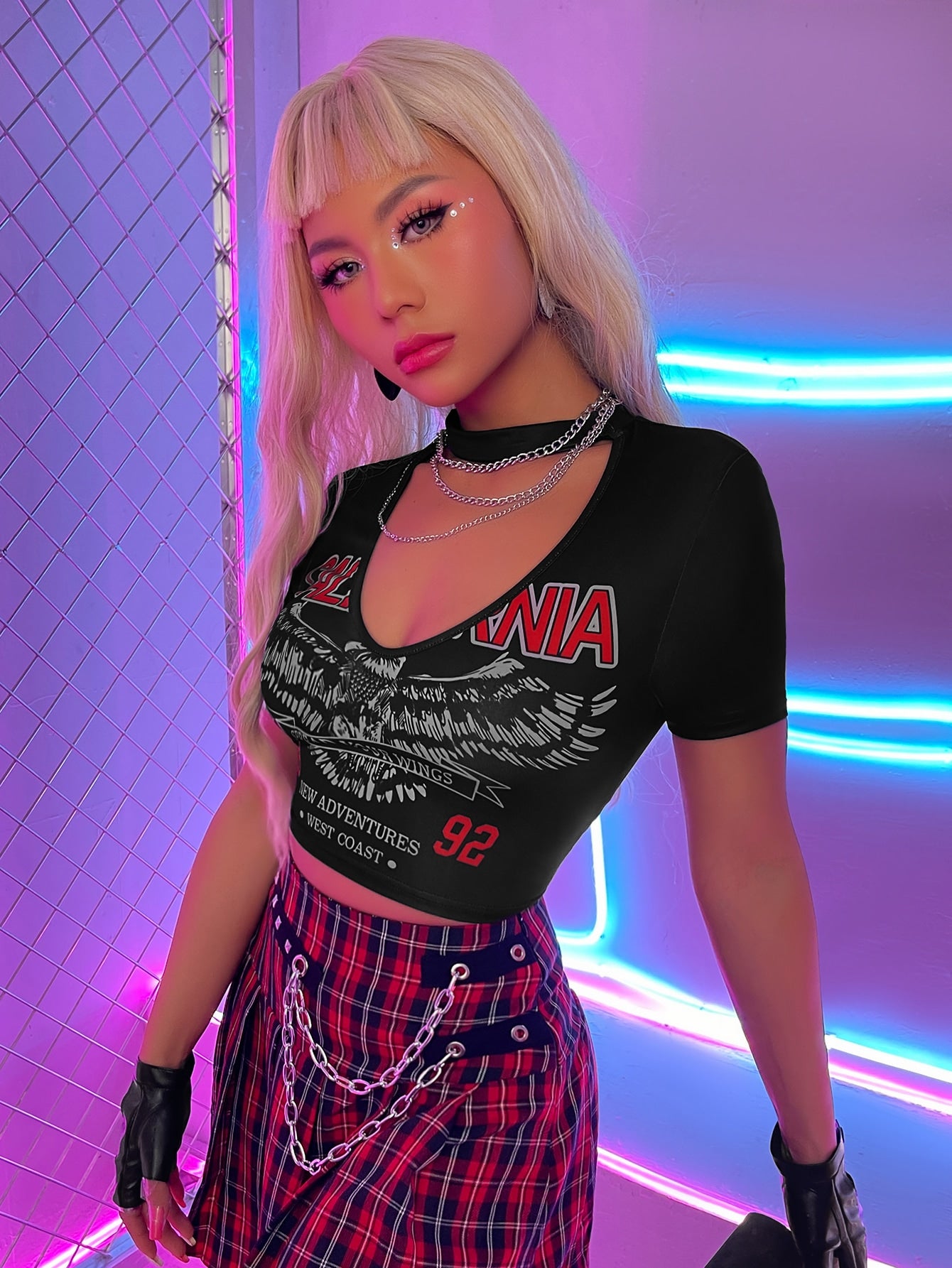 تي شيرت قصير بطباعة النسر وعبارة