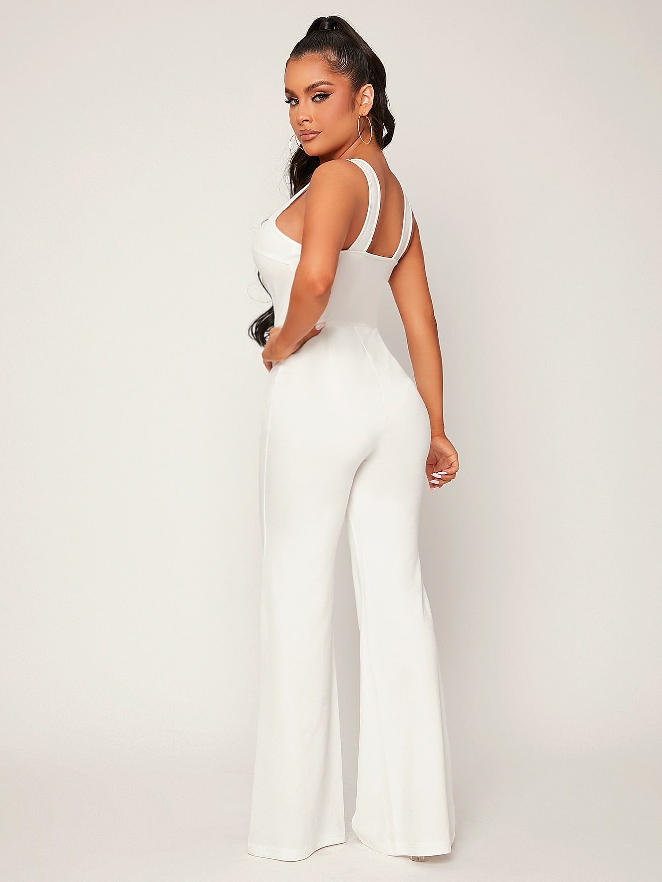 جمبسوت بحافة شق ساق واسع