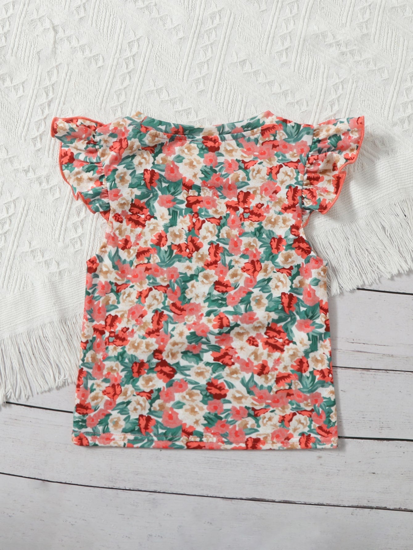 تيشيرتات طفلة صغيرة