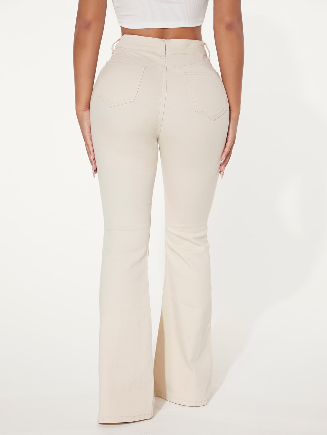 بنطلون جينز واسع من الاسفل بحافة شق