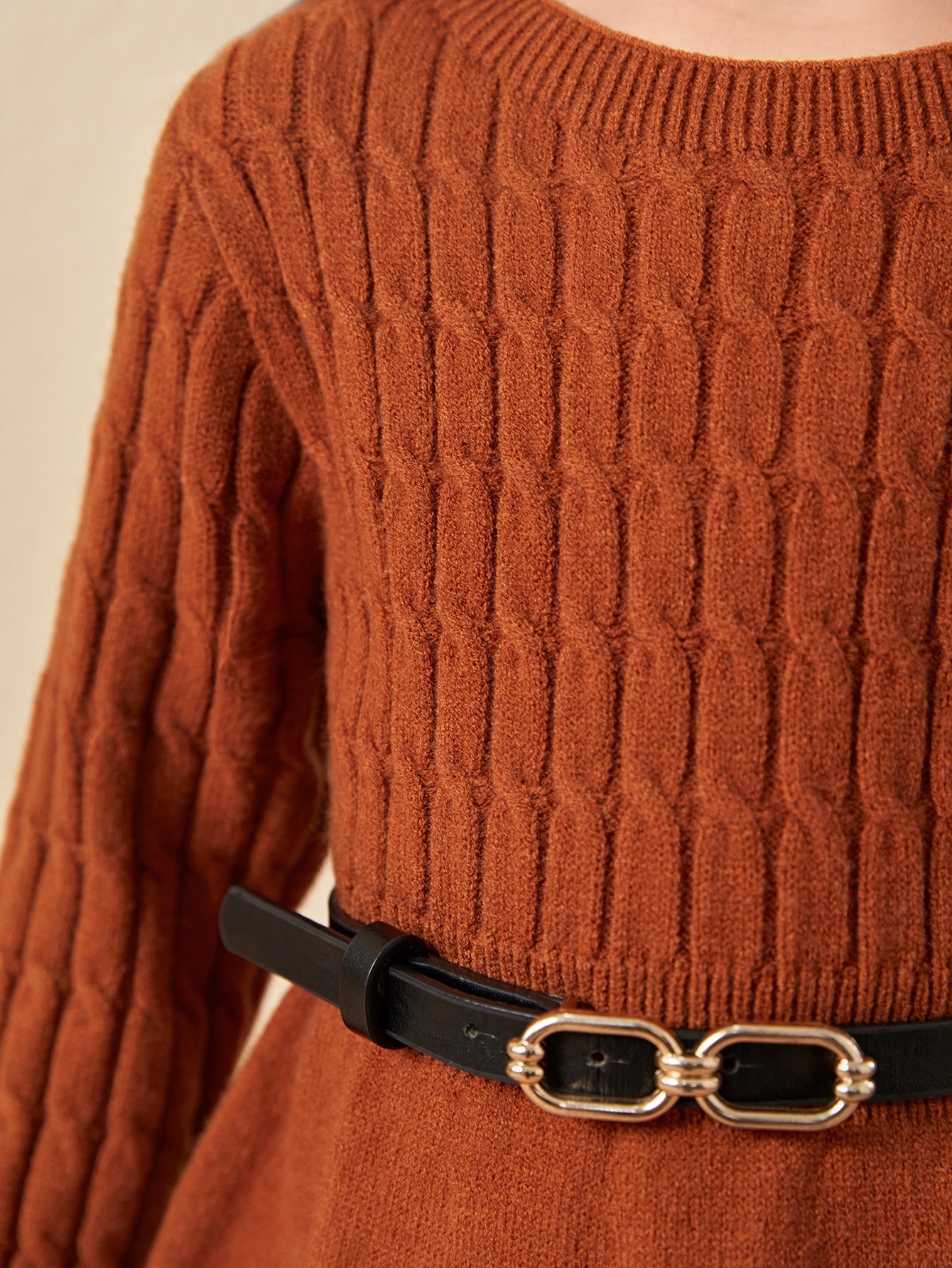 فستان صوفي محبوك بالكابل للفتاة الصغيرة بدون حزام