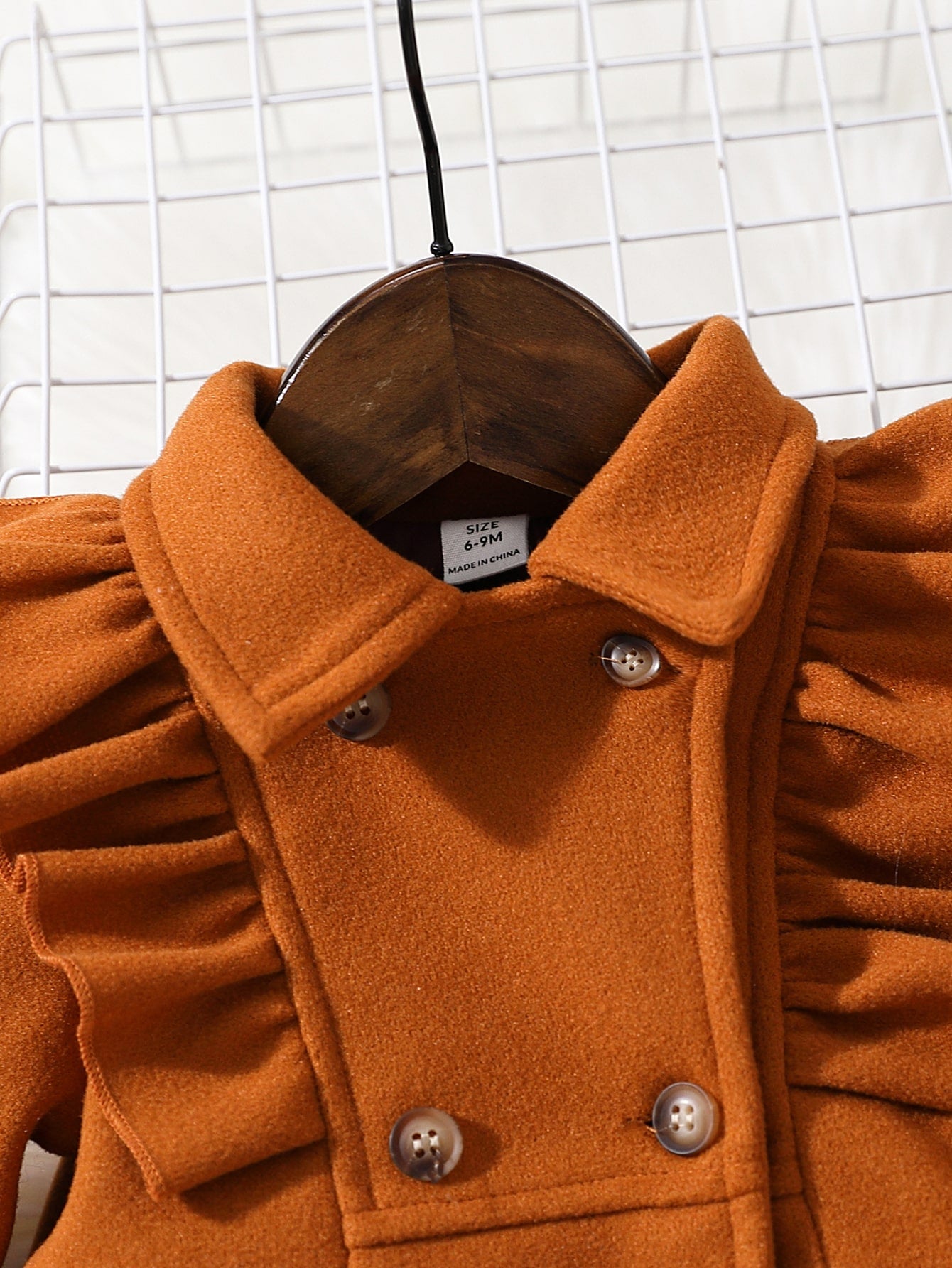 معطف صف ازرار مزدوجة مقلم بكشكش للاطفال