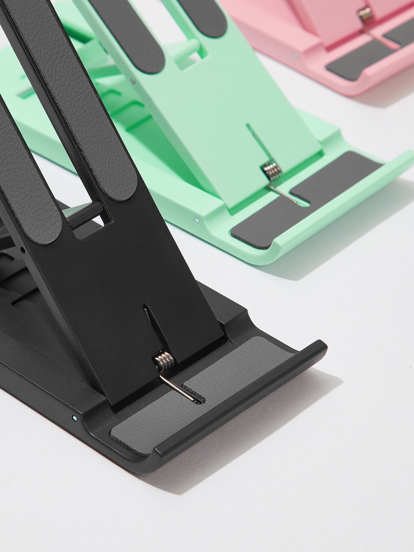 حامل موبايل لون عشوائي قطعة واحدة