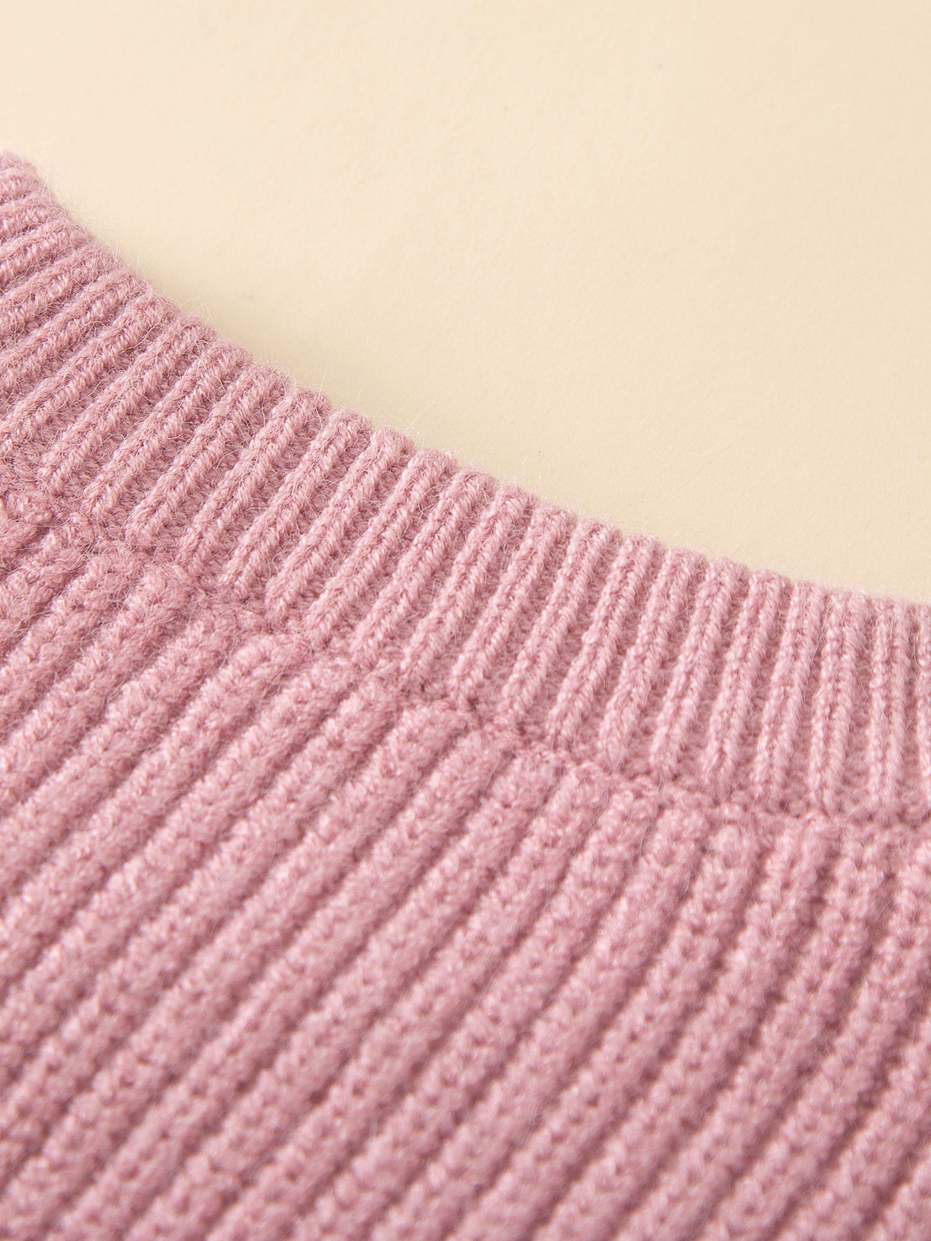 سويترات طفلة صغيرة