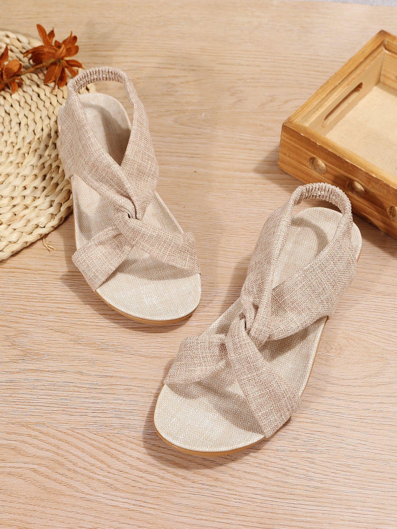 صنادل مسطحة نسائية