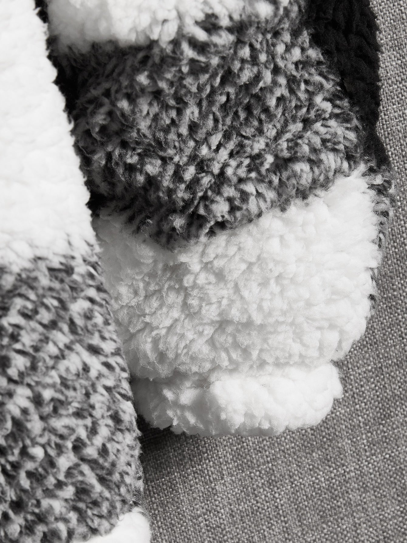 معطف تيدي بنمط أحمر وأسود كبير الحجم للرجال، بدون تي شيرت