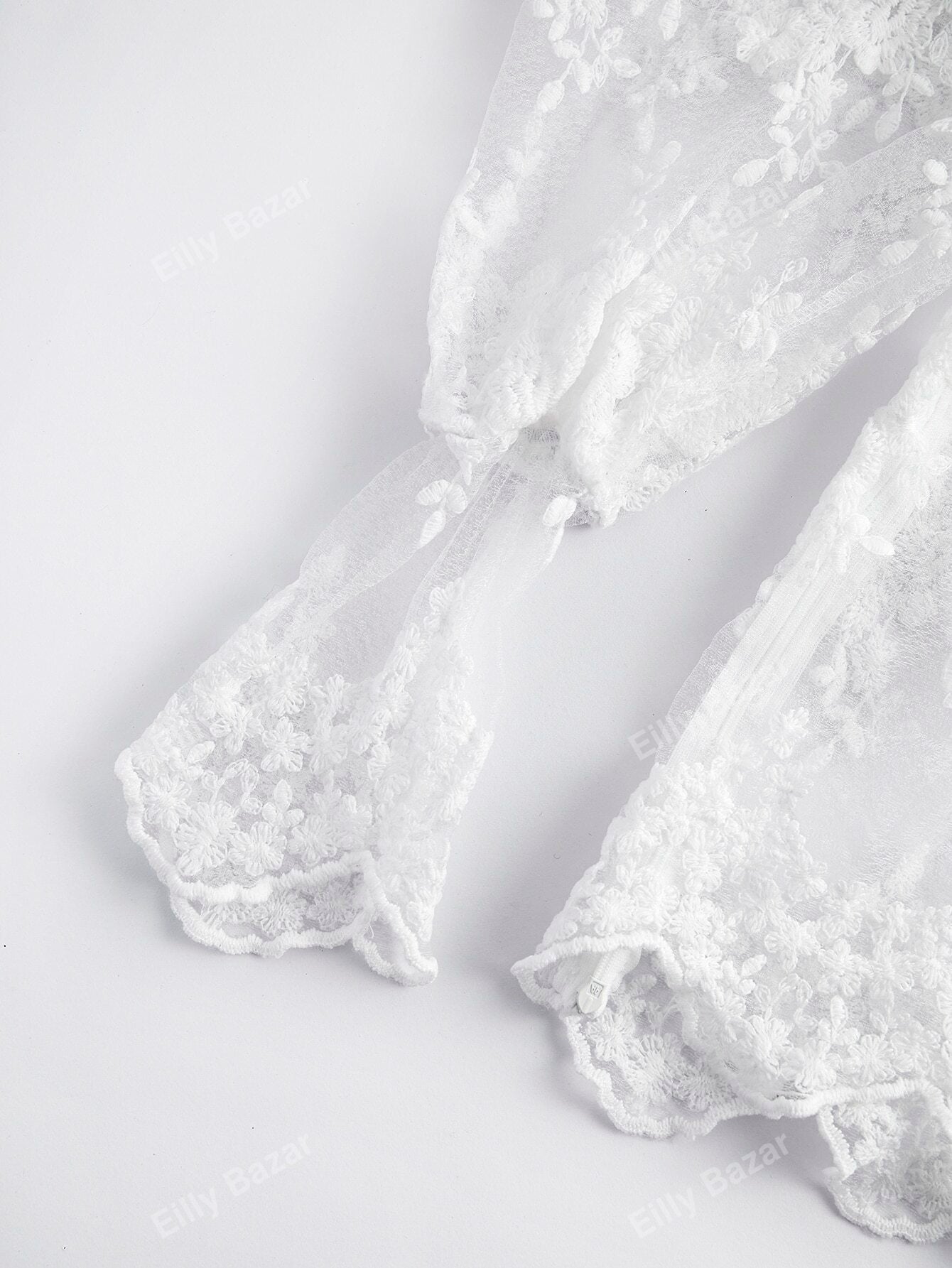 لباس علوي شبكي مطرز بربطة عنق