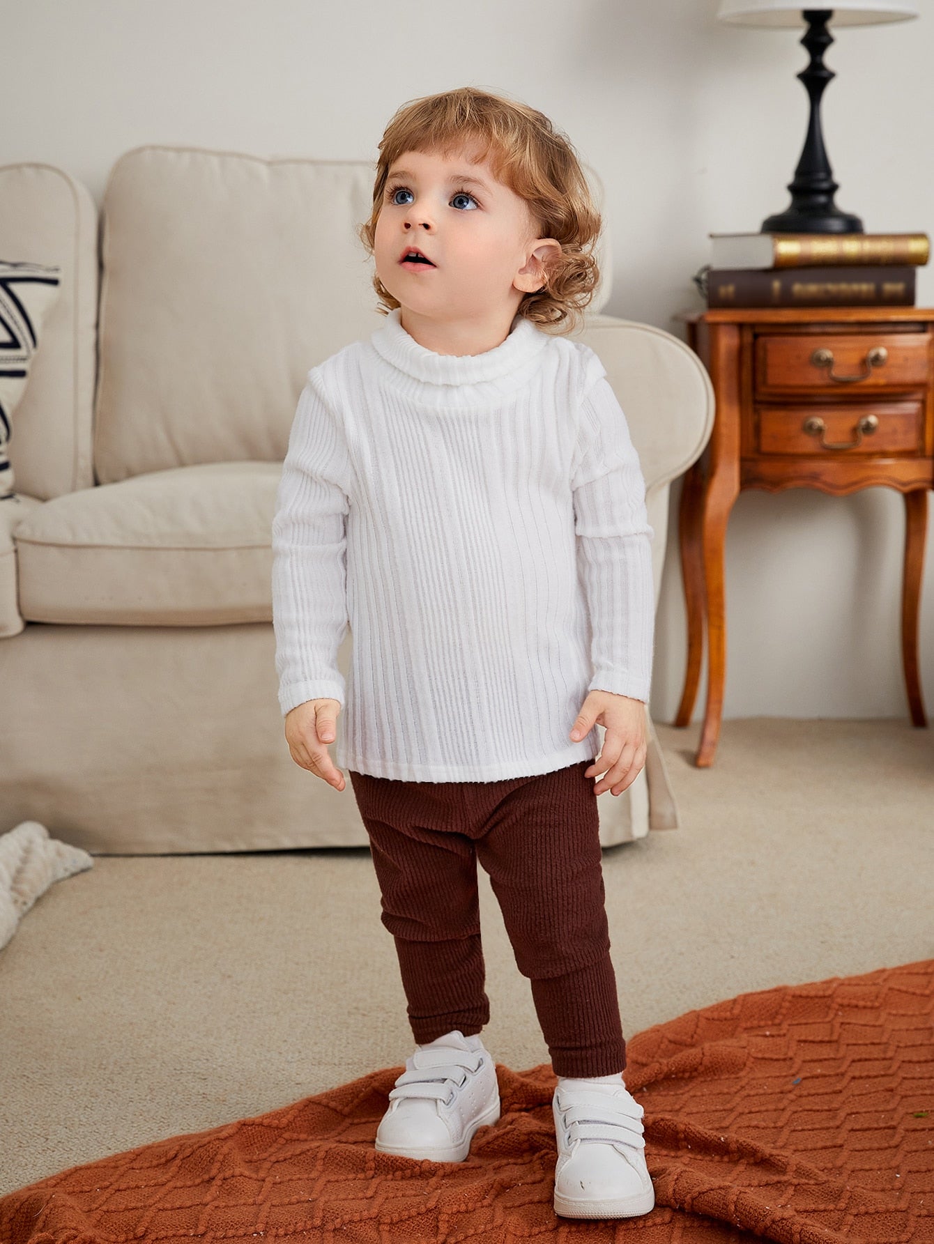 ملابس علوية صوفية للأطفال ذوي الرقبة العالية والأضلاع بطبعة صغيرة معقودة على الرقبة، للأولاد