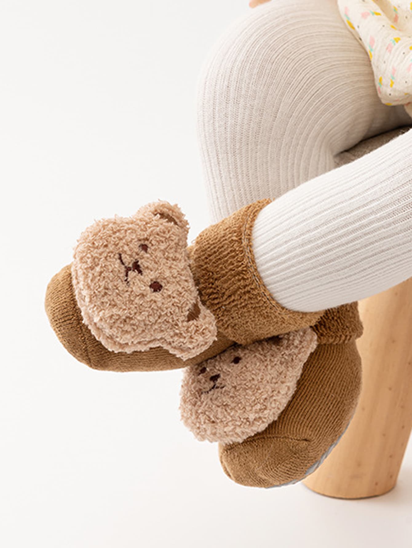 الجوارب الأرضية دب رسوم كارتون مانع للانزلاق 1 زوج للاطفال