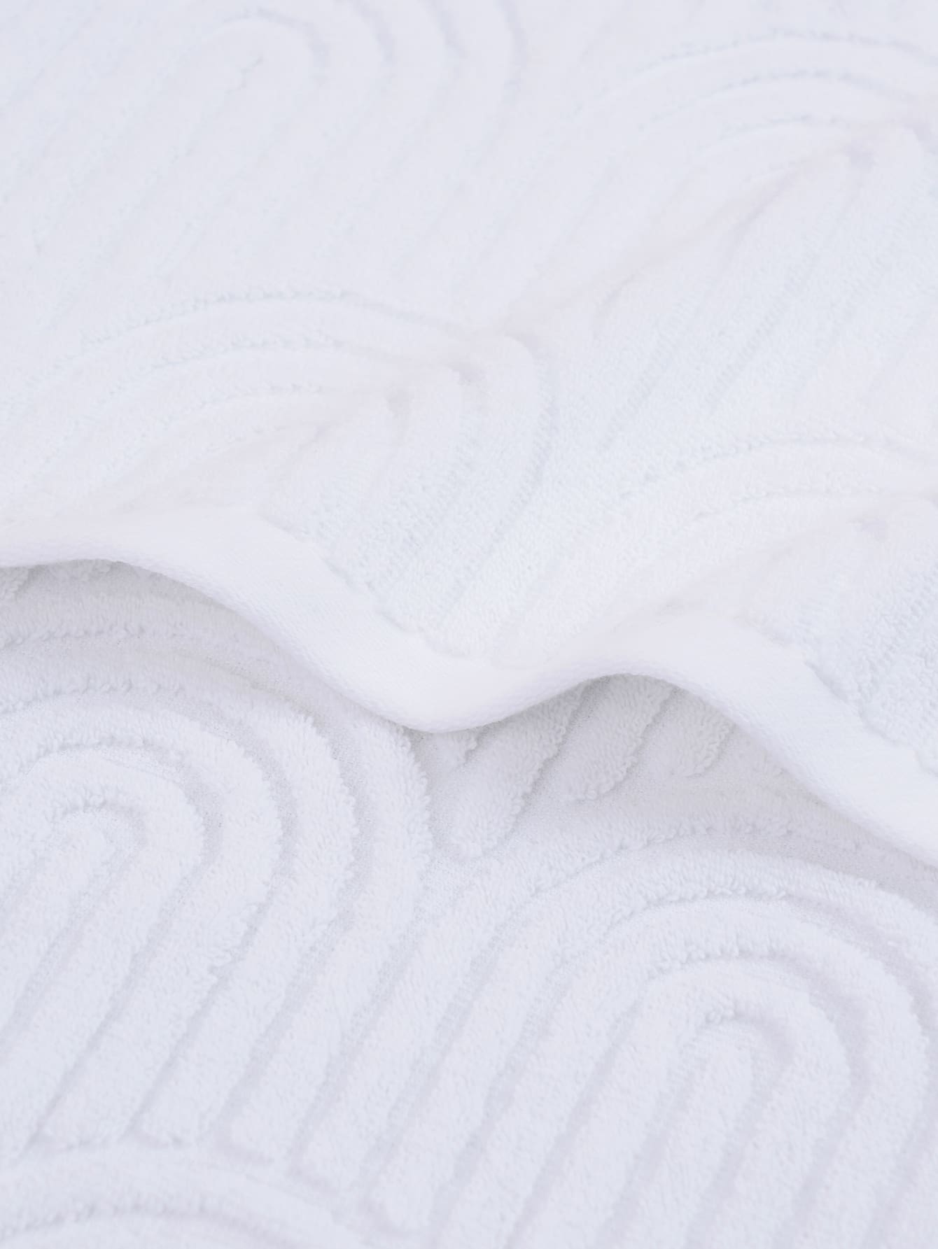 قطعة واحدة من قماش جاكوارد (خفيف الوزن)، ليس سميكًا