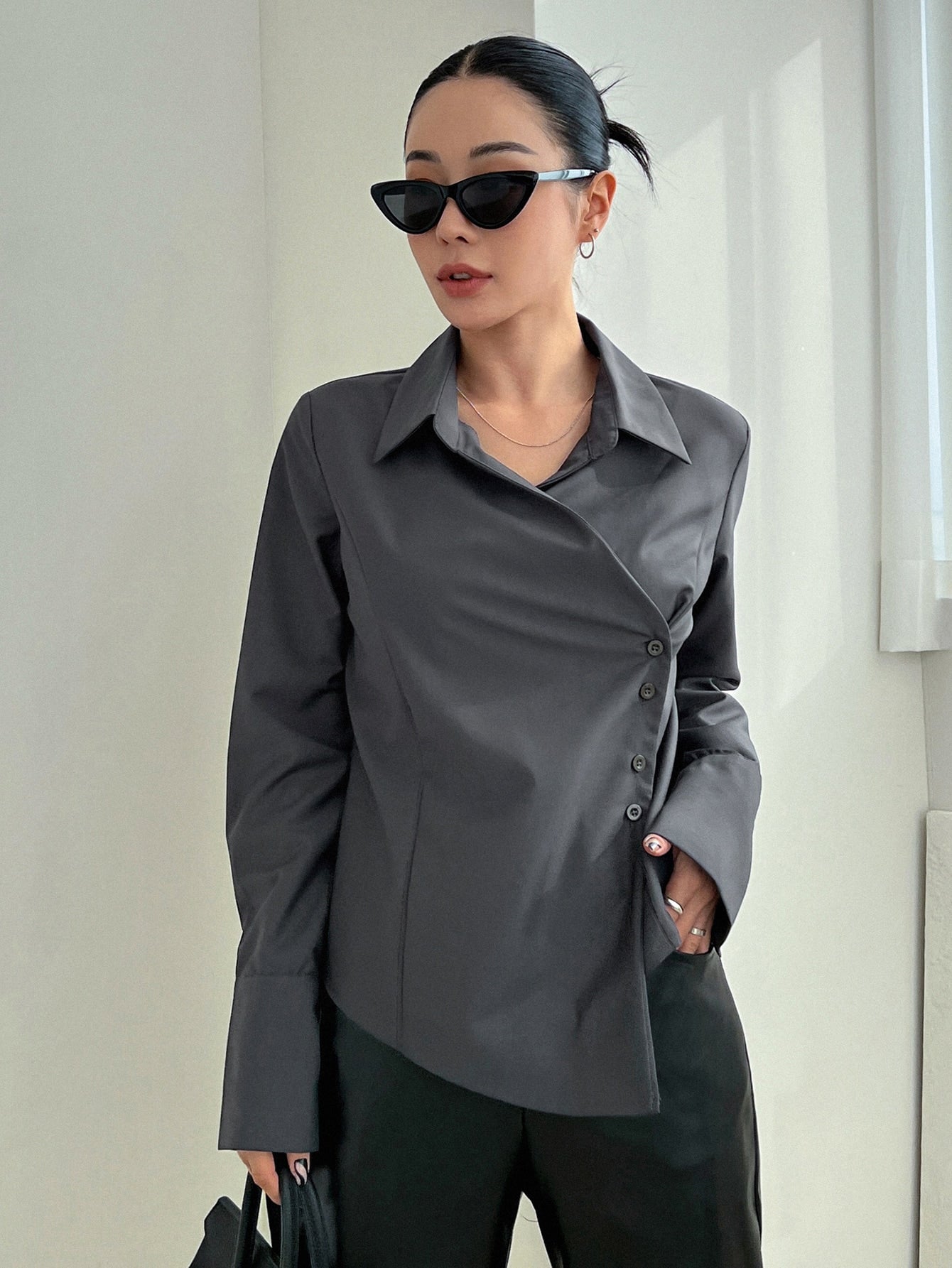 قميص أمامي بأزرار