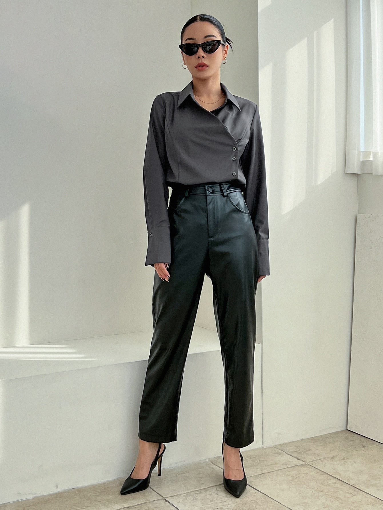 قميص أمامي بأزرار