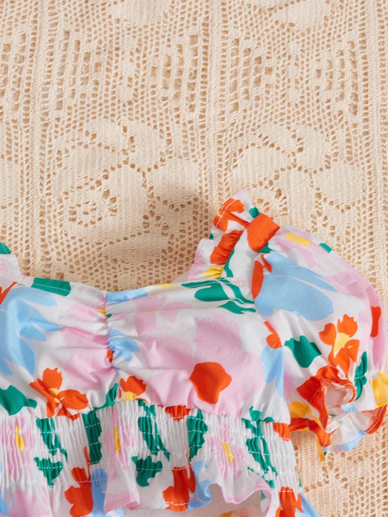 أطقم للأطفال البنات