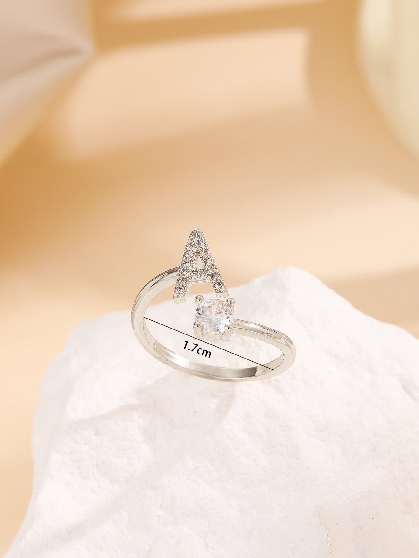 خاتم قلب و بديكور عبارة قطعة واحدة