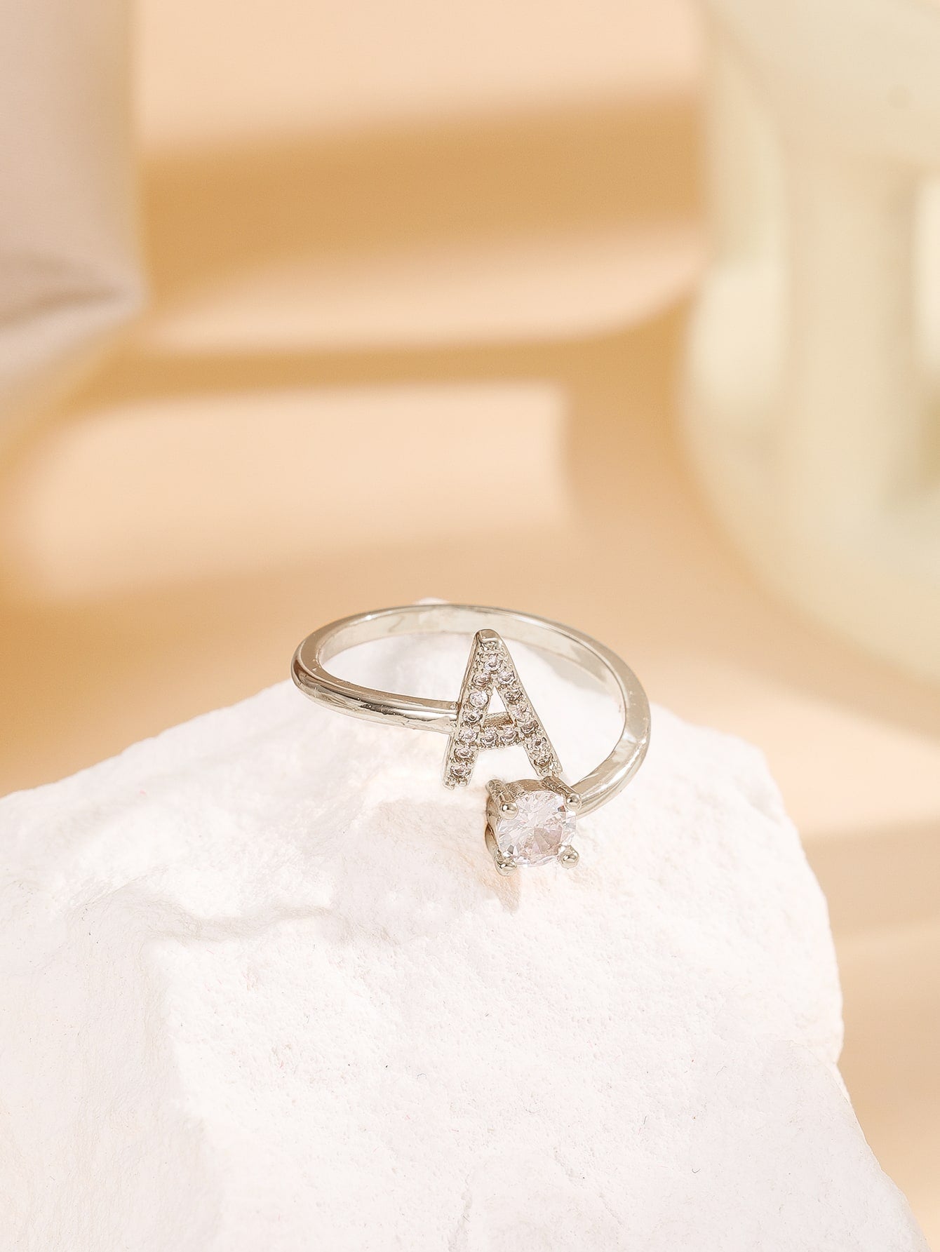 خاتم قلب و بديكور عبارة قطعة واحدة