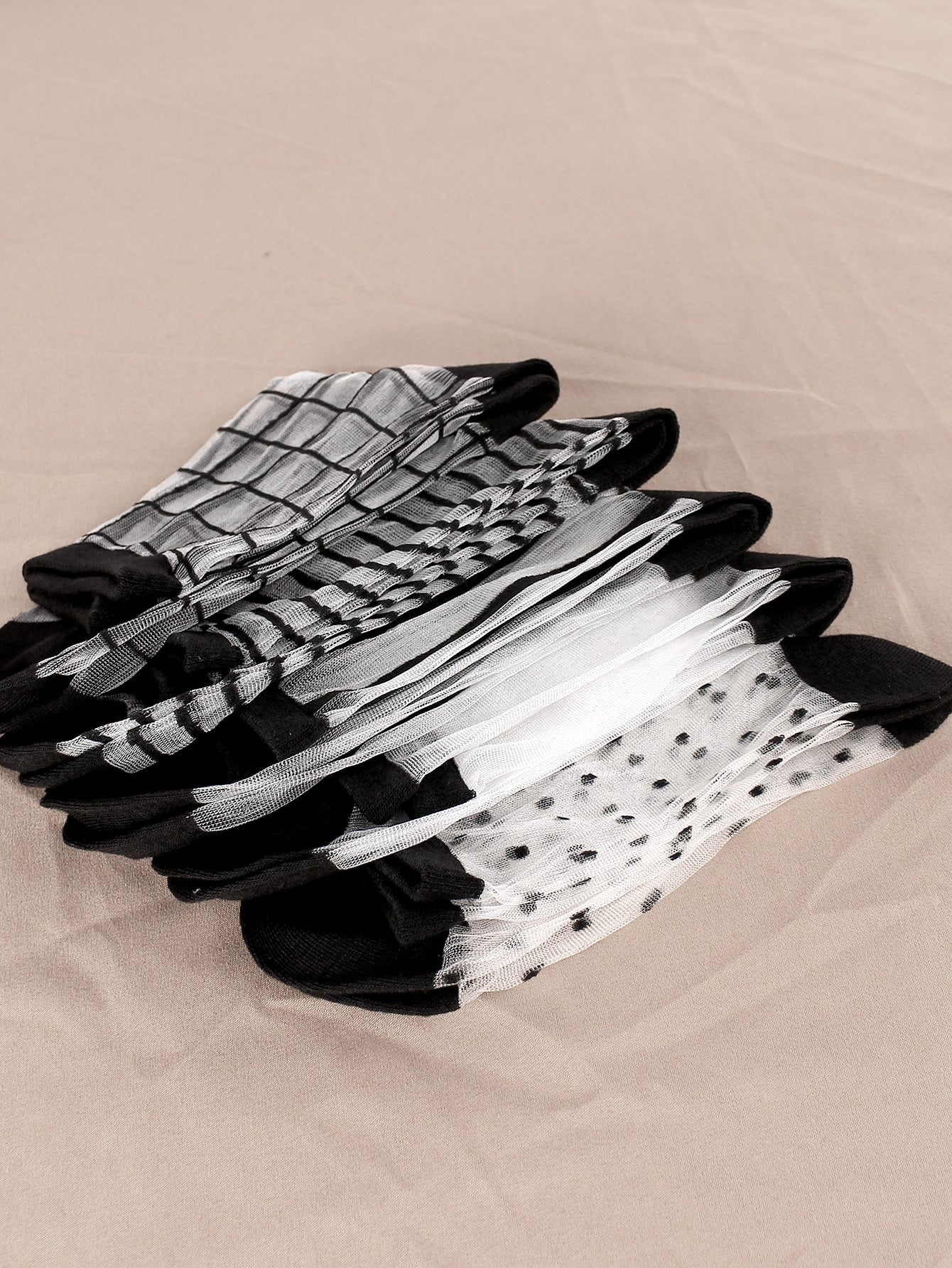 جوارب طاقم نسائية