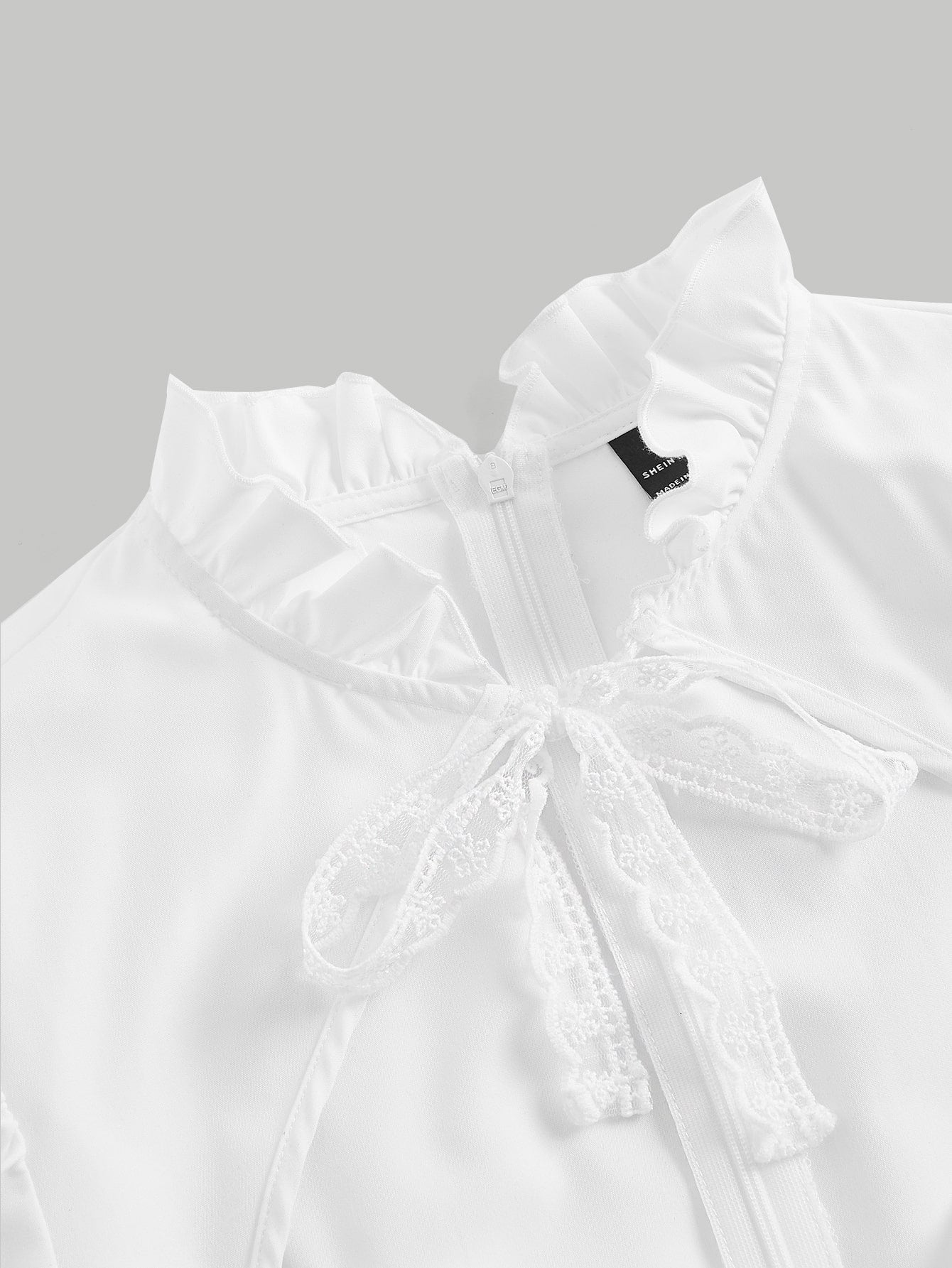 فستان رباط مقصوص امامي اكمام منتفخة