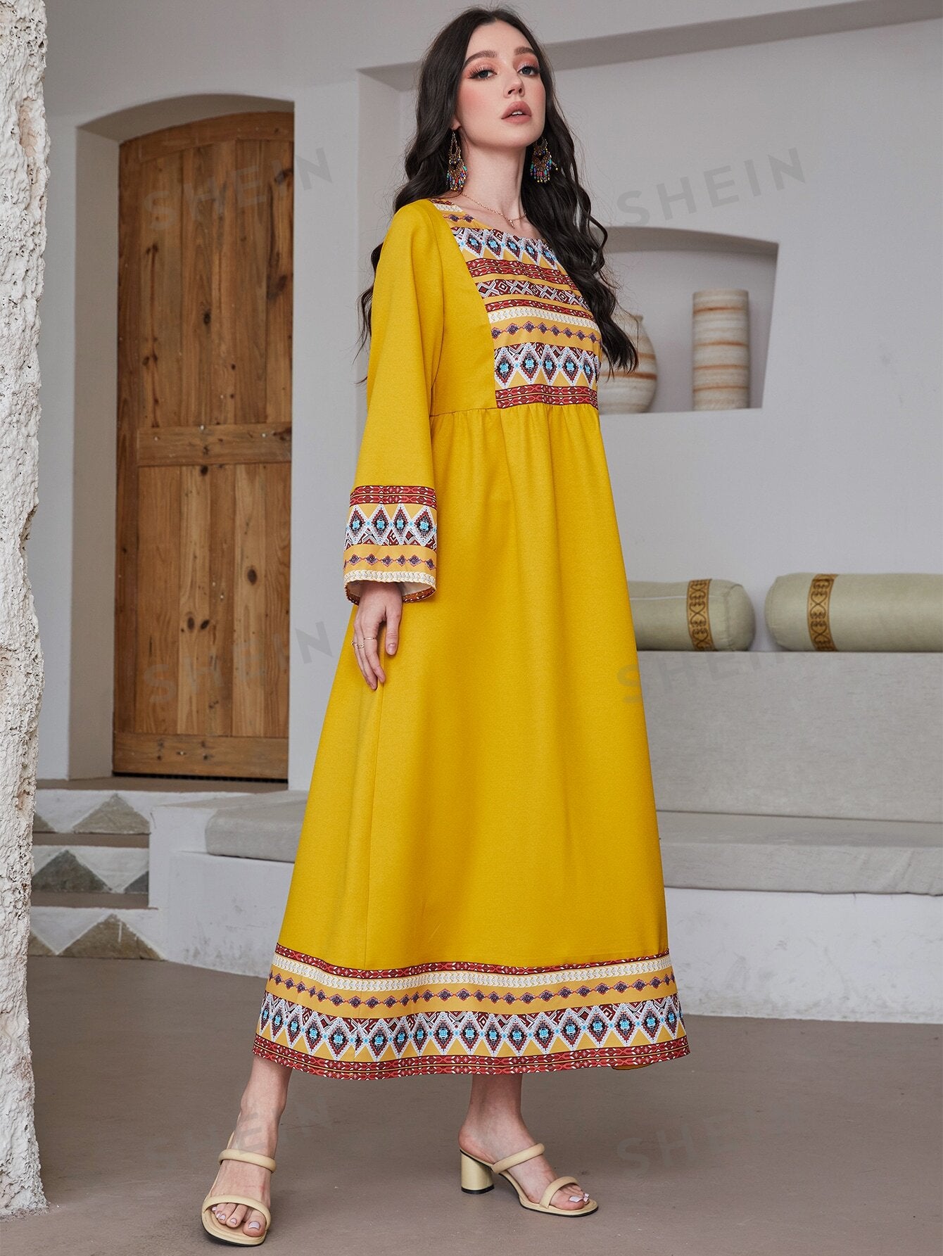 فساتين عربية