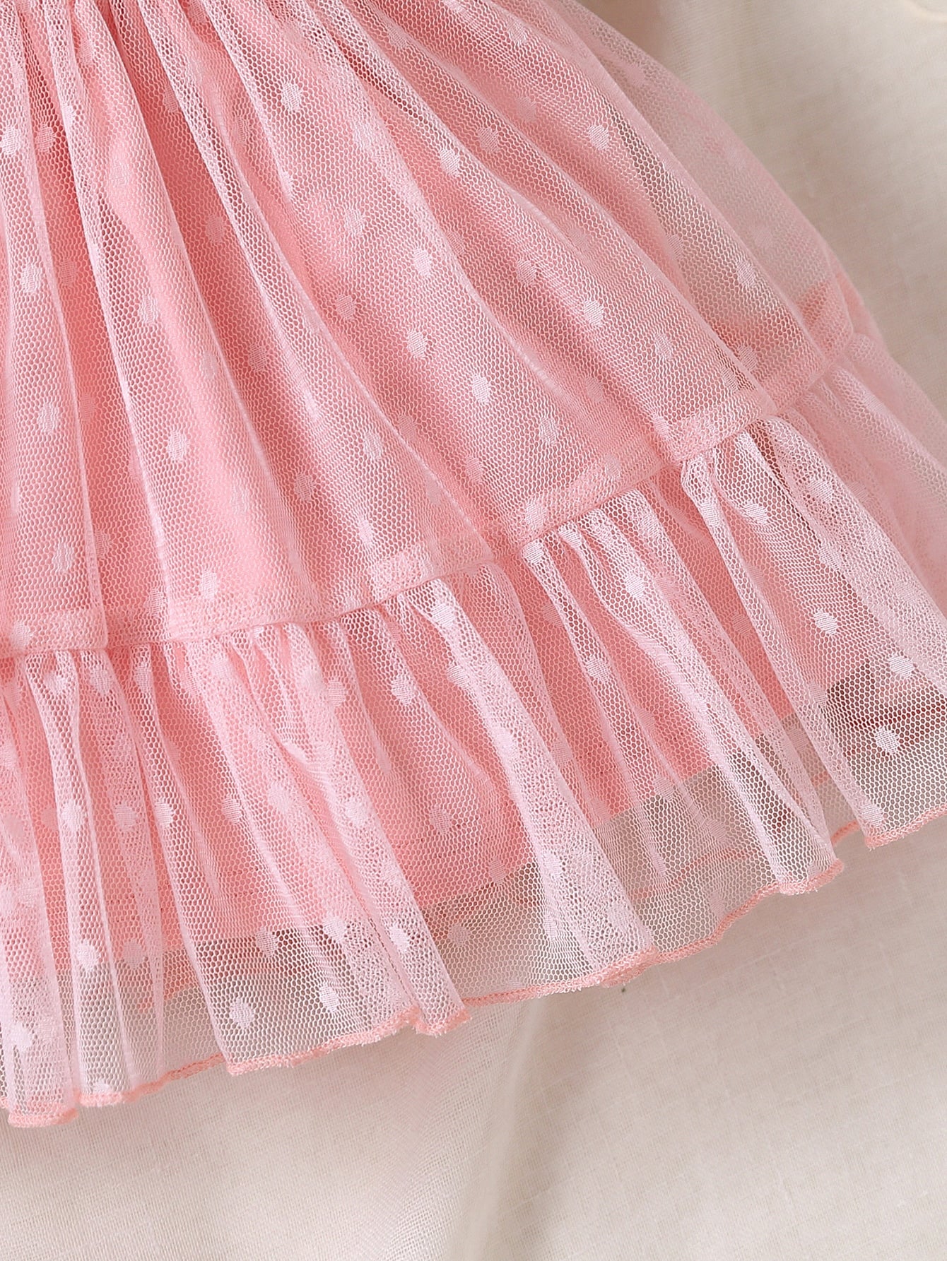 فستان شبكي شامل مقلم بكشكش حافة مكشكشة للاطفال