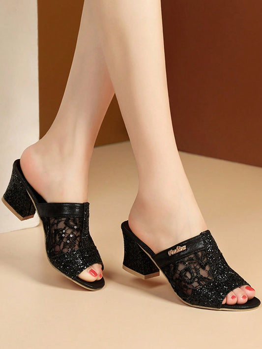 صنادل بكعب عالي