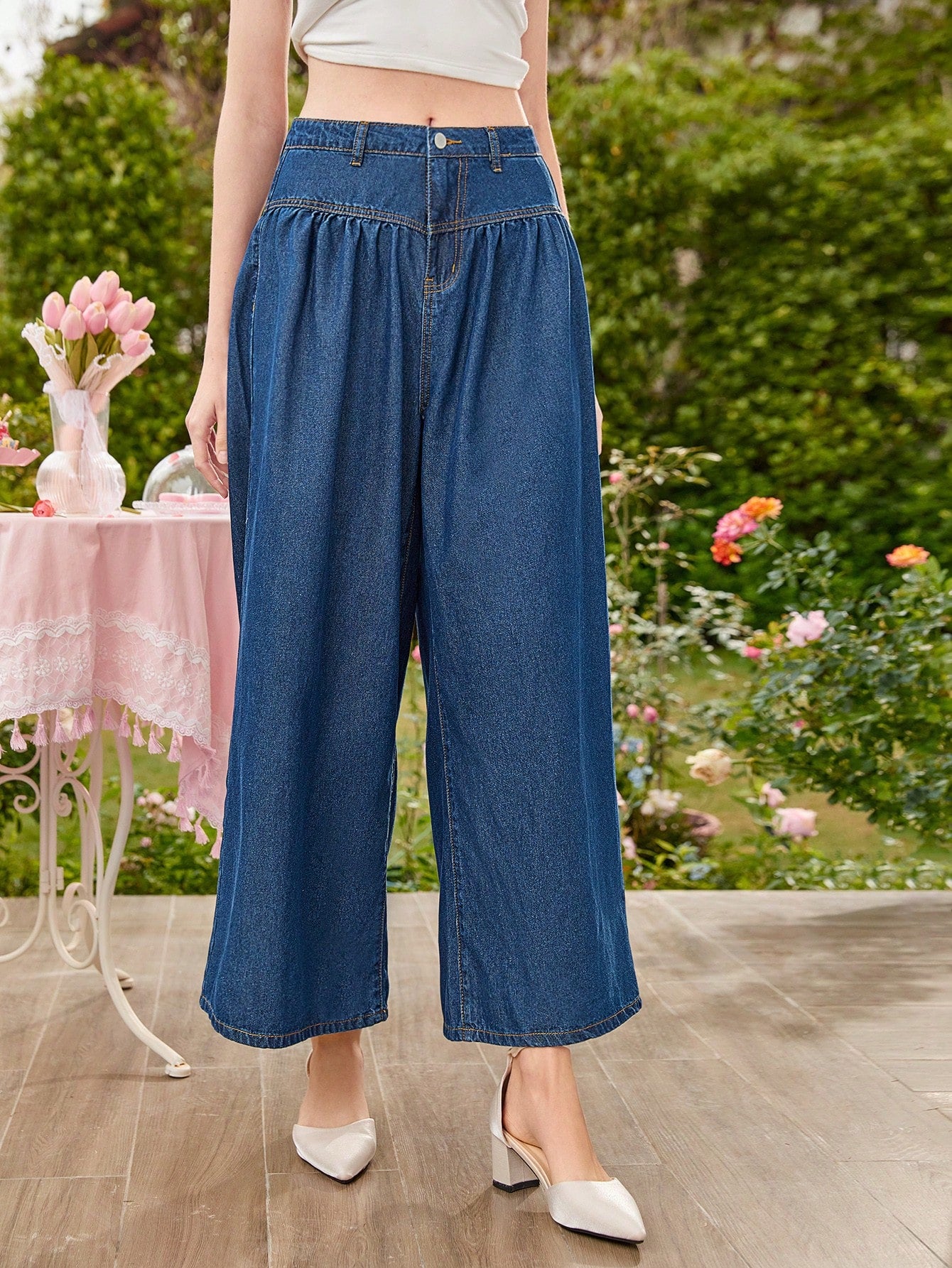 بنطلون جينز موحدة اللون مطوي ساق عريضة