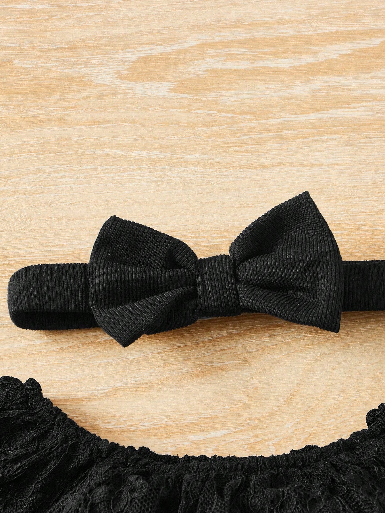 بوديسوت دانتيل متباين اللون مقلم بكشكش مكشوف الكتف للاطفال