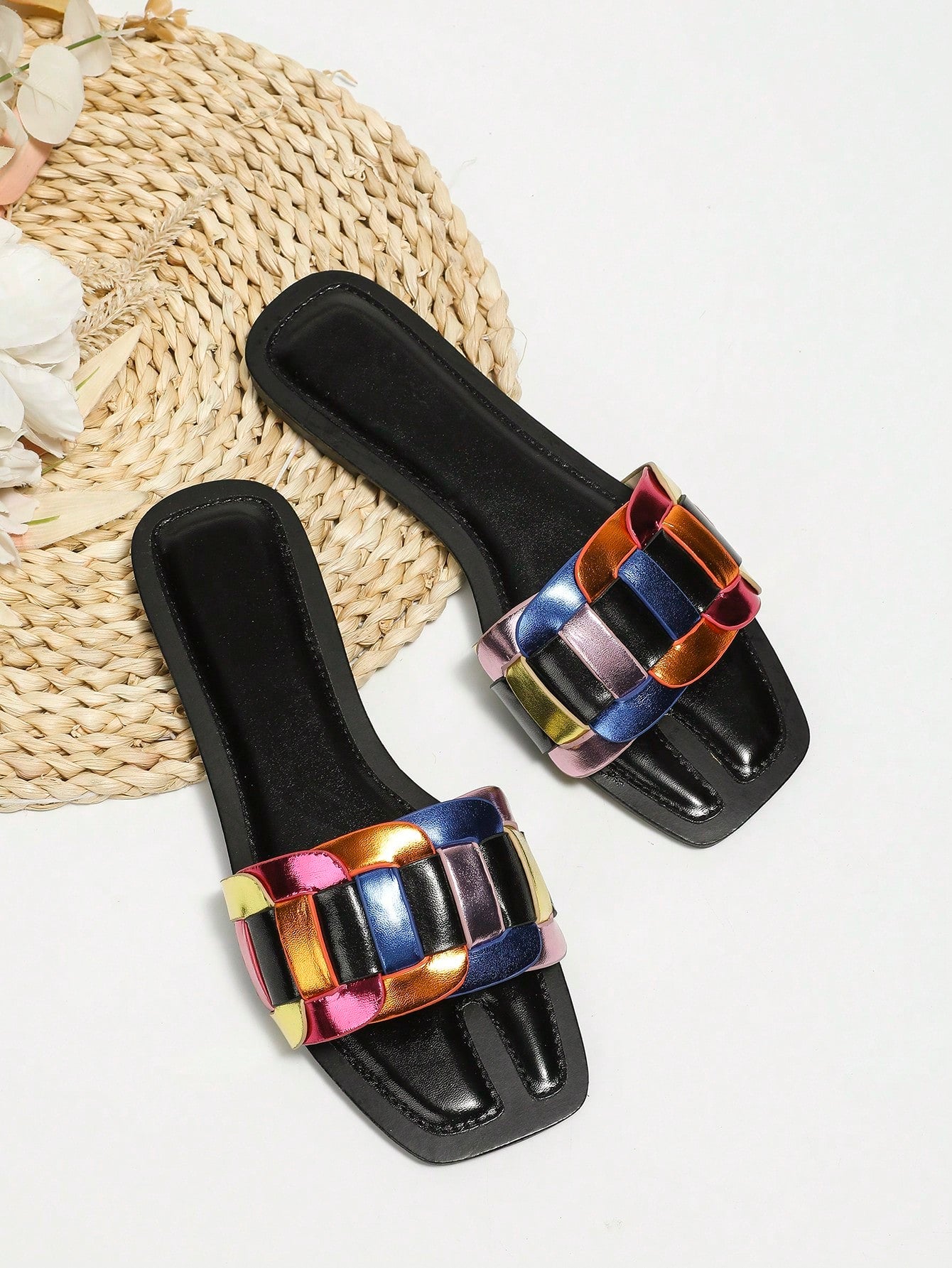 صنادل مسطحة نسائية