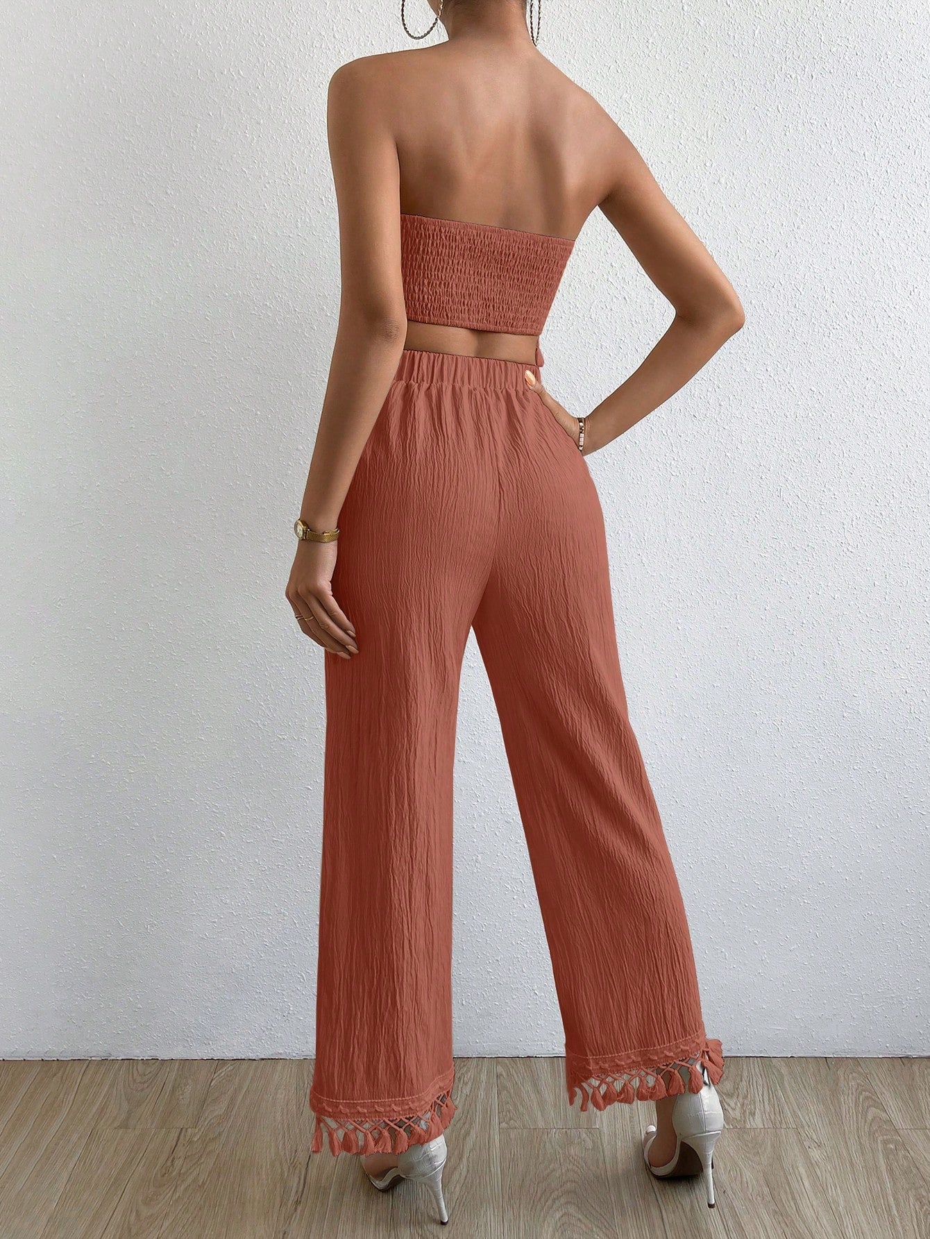 أطقم قطعتين نسائية