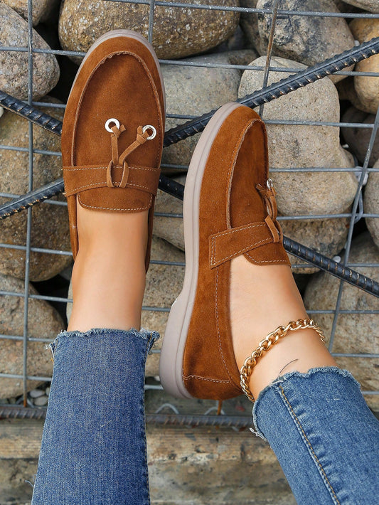 حذاء مسطح بديكور معدني سهل الارتداء أنيق خارجي جلد سويدي