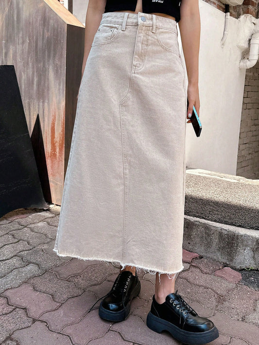 تنورة جينز بخصر عالي وحافة خام