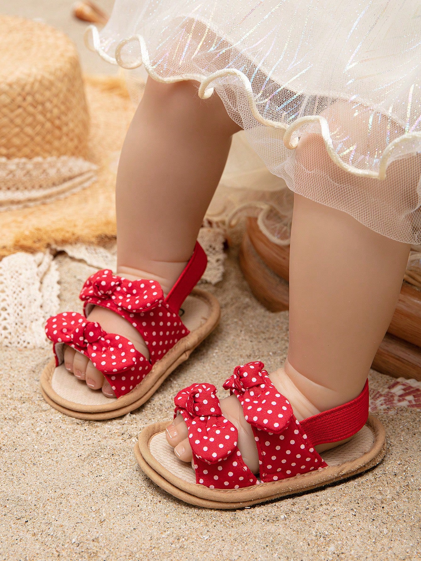 زوج واحد من صندل الشاطئ غير الرسمي القابل للتهوية بتصميم عقدة الفراشة الكلاسيكية باللون الأحمر للفتيات الصغيرات ، من عمر 0 إلى 1 سنة