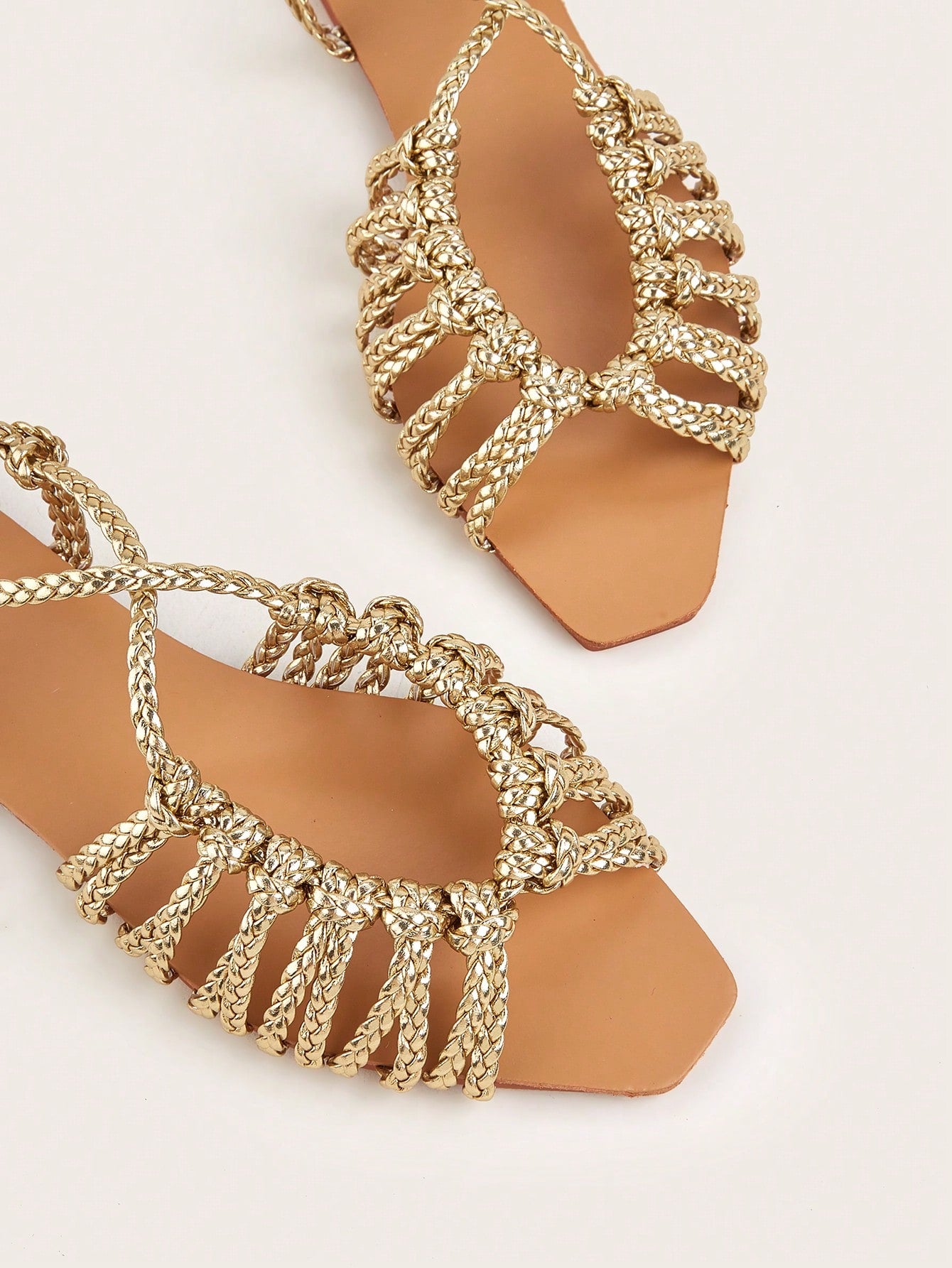 عطلة الذهبي صنادل للنساء , ميتالك بتفاصيل منسوج صنادل ومفتوح الوراء