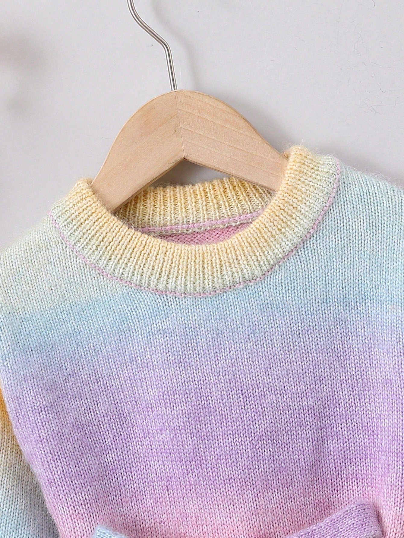 فستان صوفي ألوان متدرجة اكمام أسقف بنت طفل