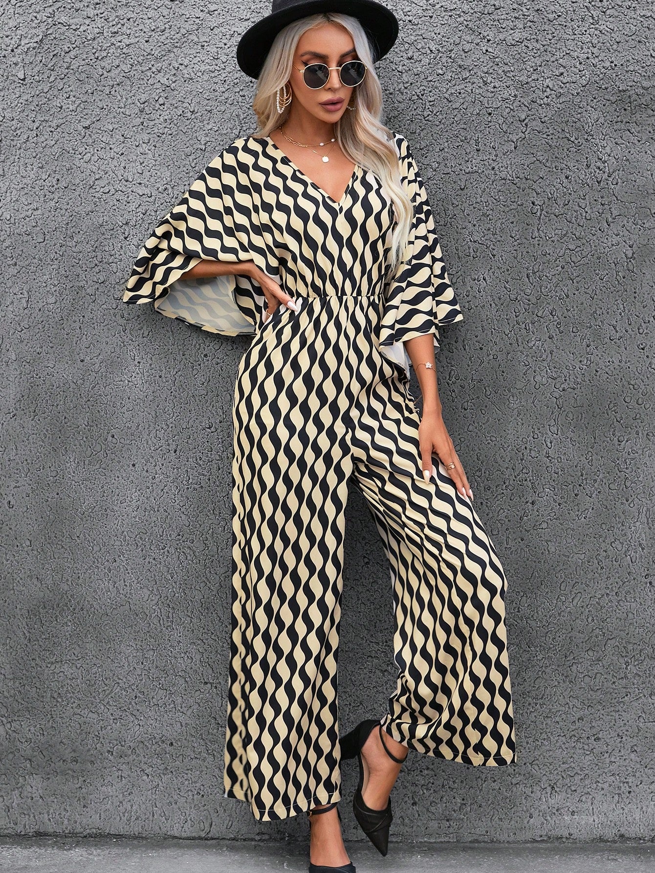 بدسويت بساق واسع طباعة شامل اكمام جناح الخفاش