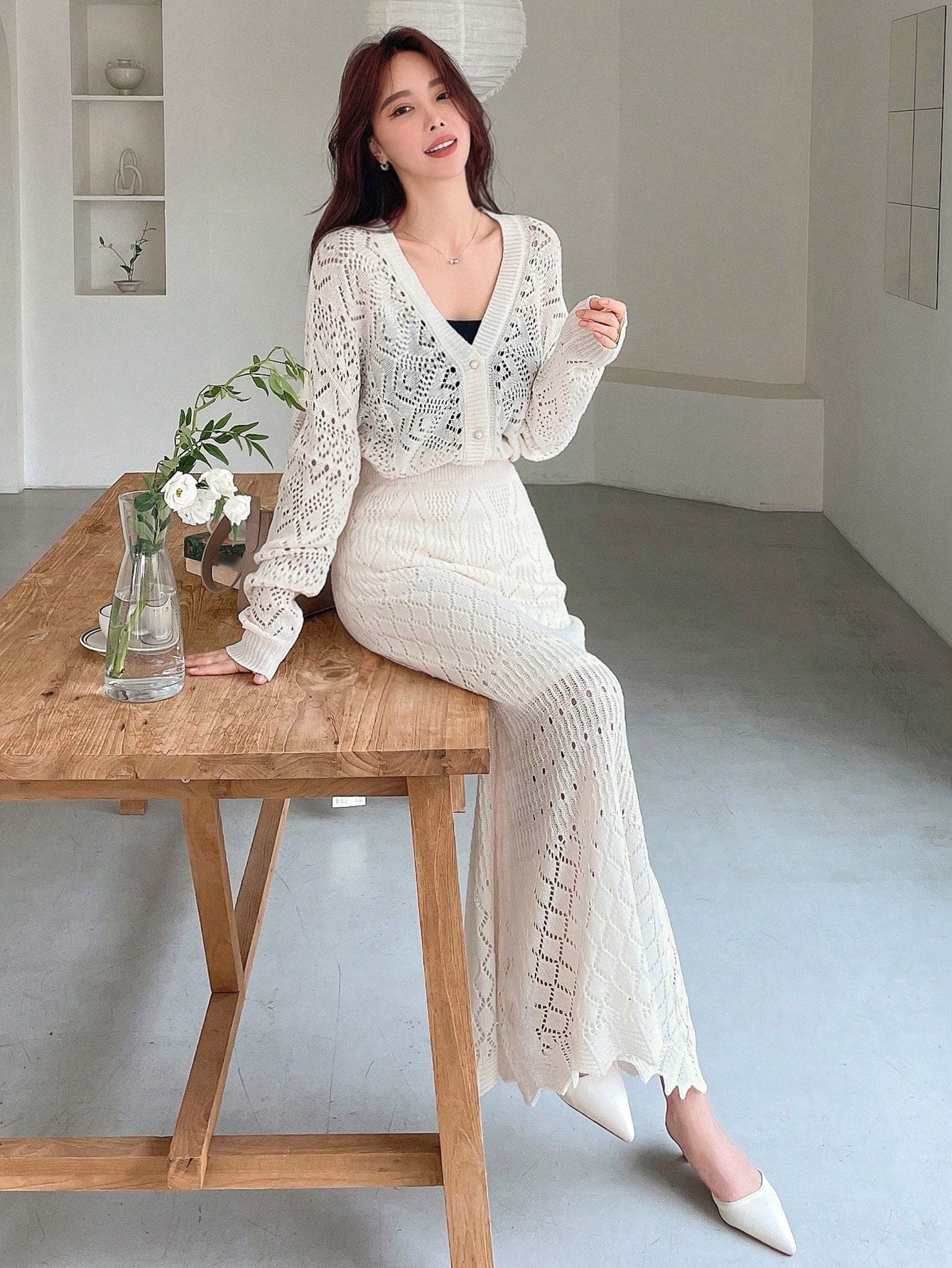 كارديجن محبوك بنقشة النقاط الصلبة وتنورة محبوكة