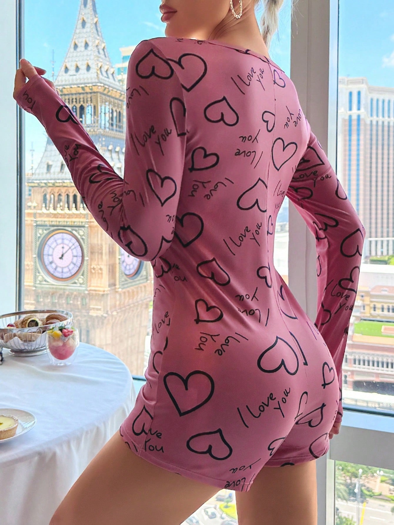 رومبير نوم بجرافيك القلب وعبارة أزرار أمامية