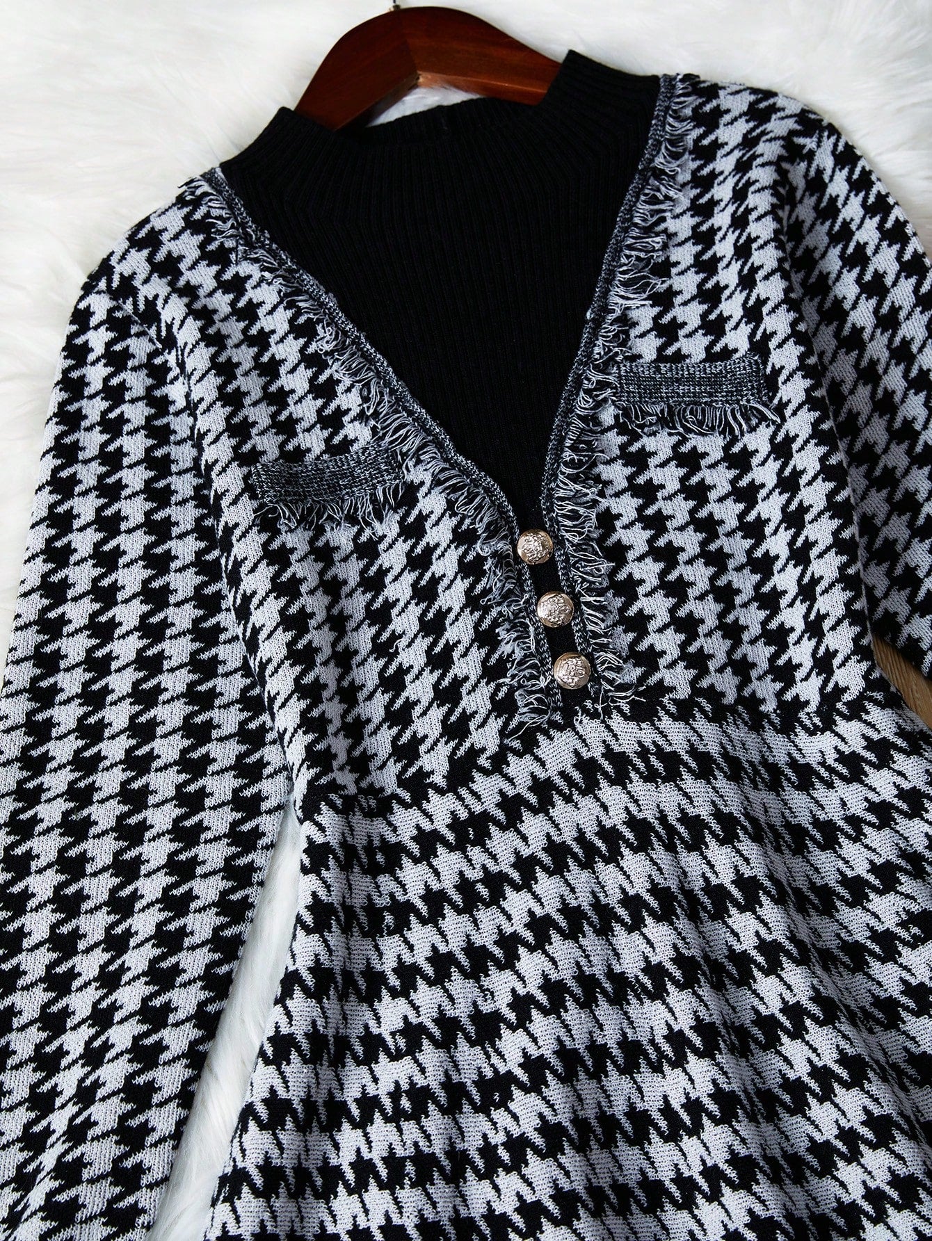 فستان نمط مسنن بتفاصيل رفرف بدون حزام بنت طفل