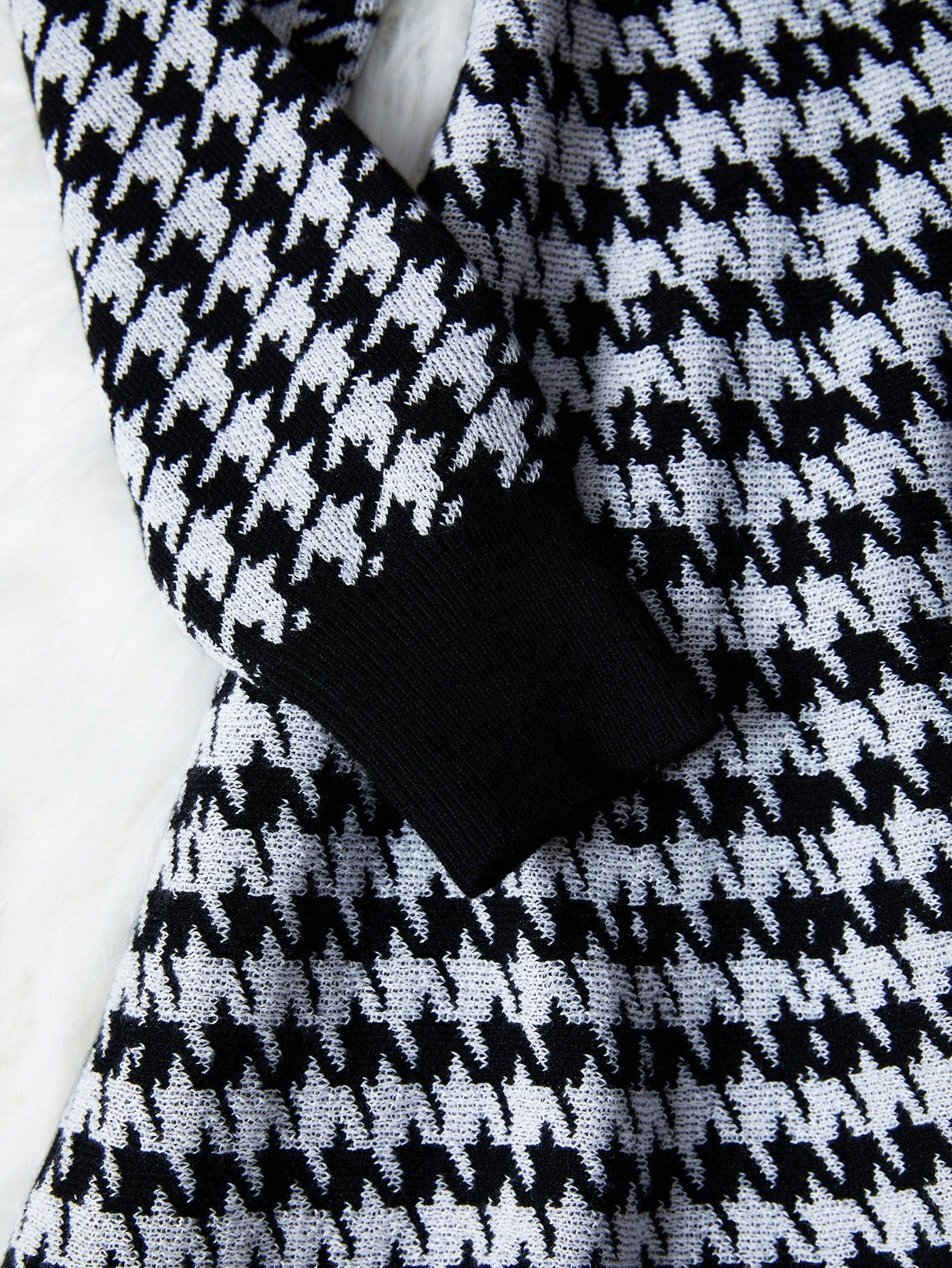 فستان نمط مسنن بتفاصيل رفرف بدون حزام بنت طفل