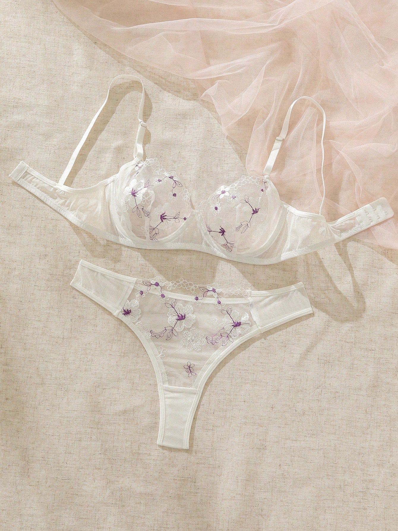 طقم ملابس داخلية مطرز بأزهار شبكة حلقة معدني