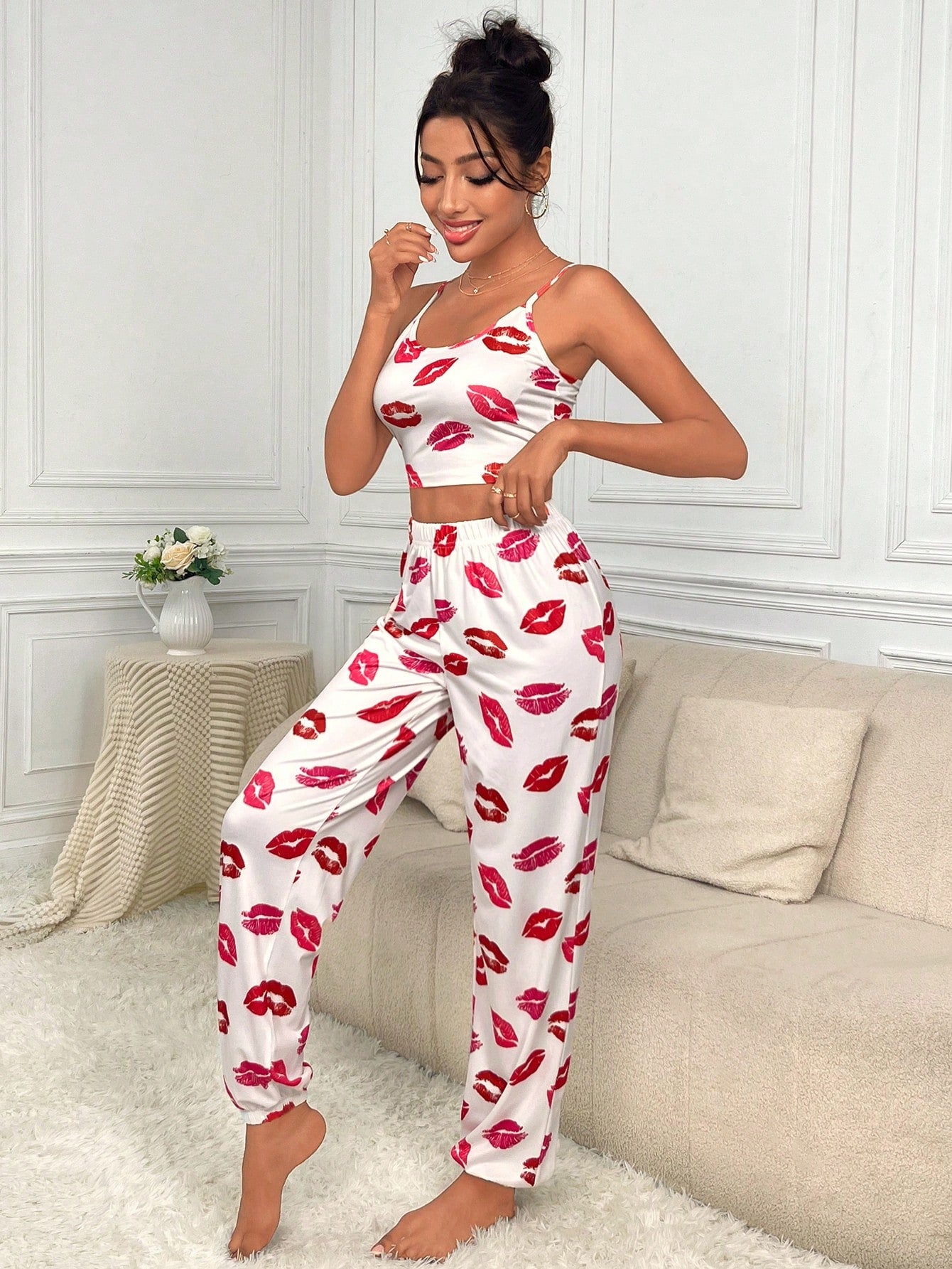 طباعة شفاة صدرية كامي مع بنطلون طقم بيجامة