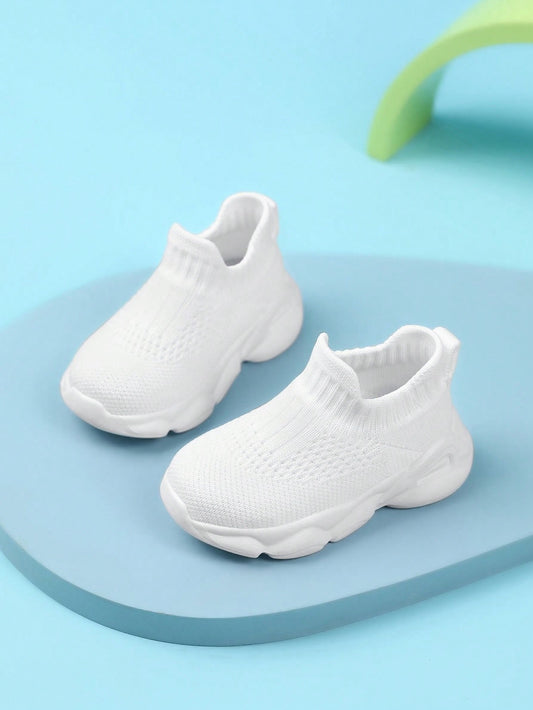 أحذية رياضية للأطفال